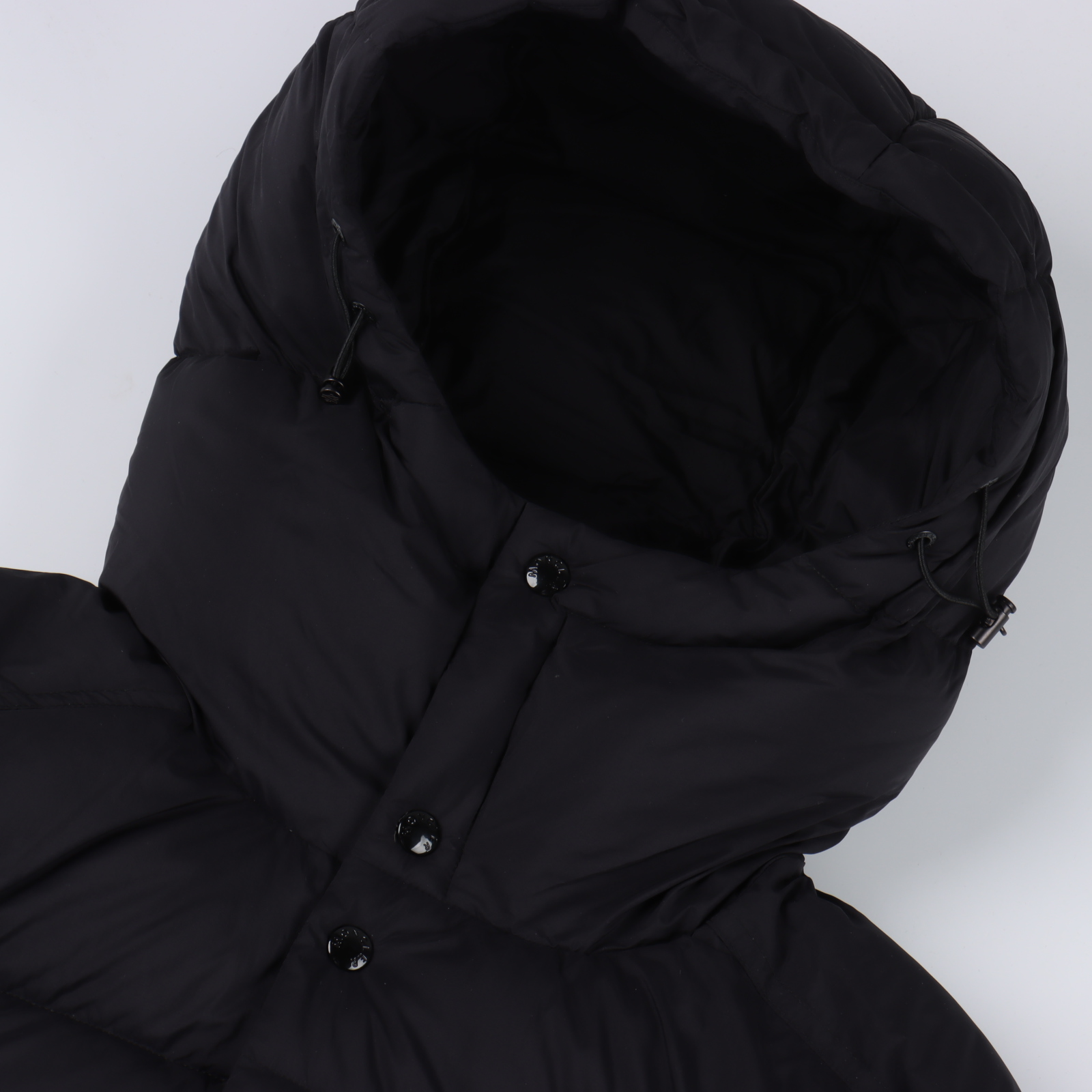 Moncler盟可睐 Bretagne Hooded Short Down 纯色连帽长袖羽绒服 90白鸭绒 男女同款