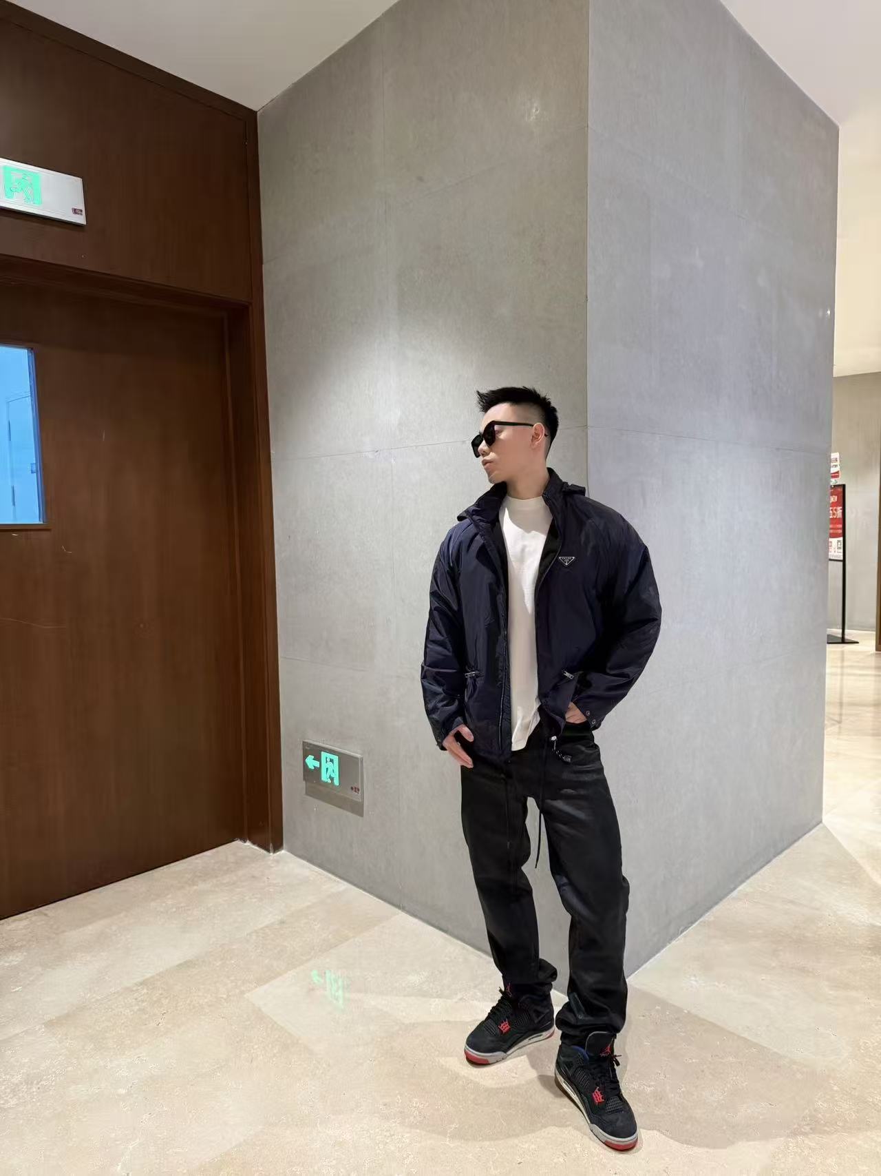 _d_j9sk_u9BKeZ45Nsi5JYZ7JN7MqiufLvcohLyA