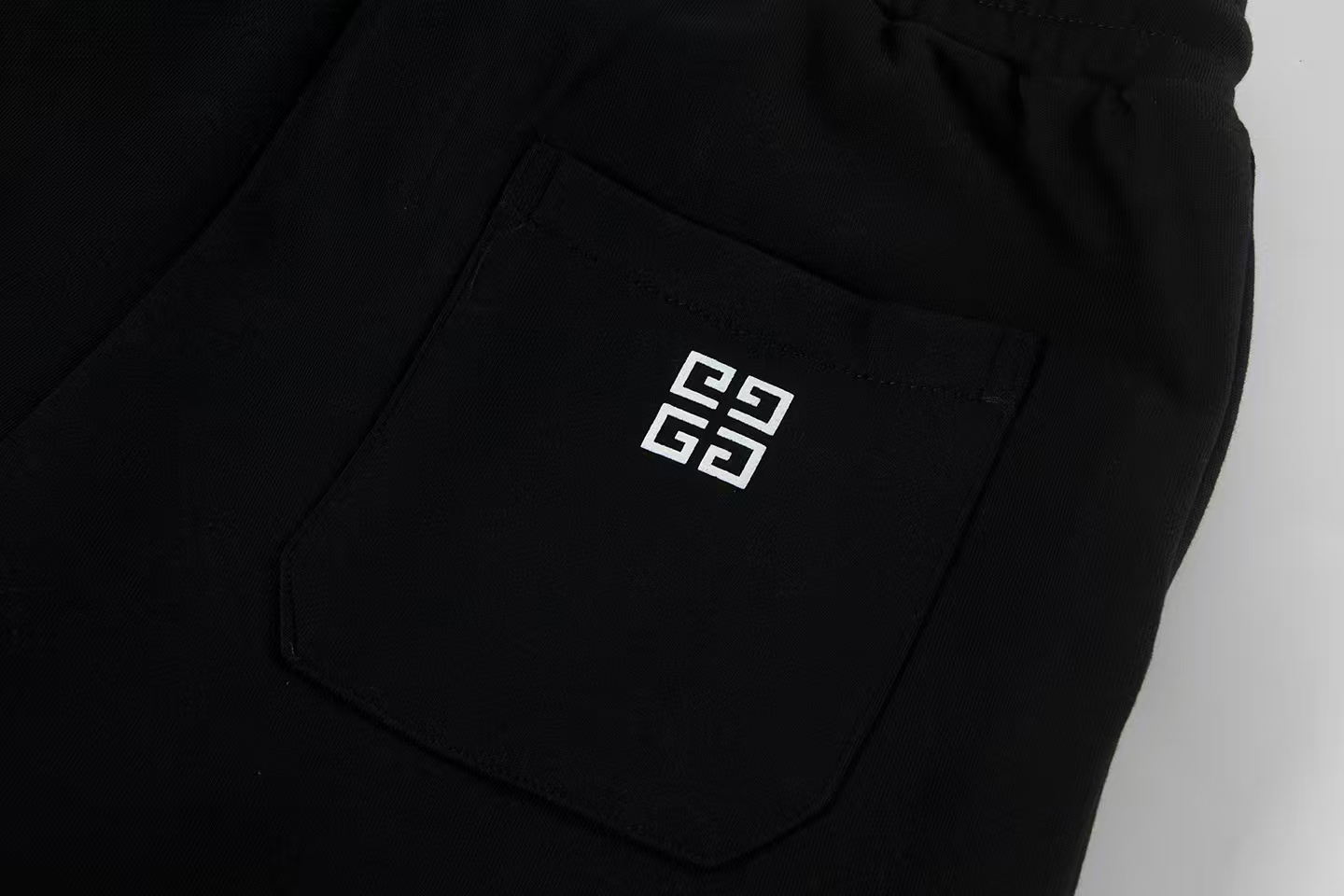 Givenchy Men's Black Cotton Blend Shorts with Lightning Graphic - M to 3XL 6 i1739372640506 984 0 4