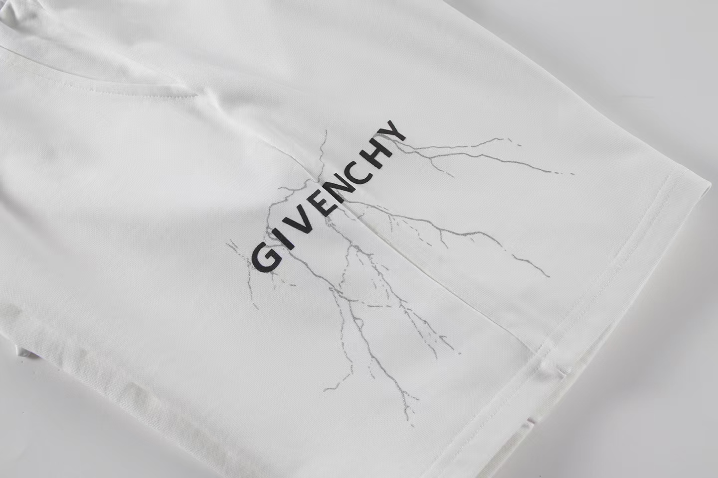 Givenchy Men's White Lightning Logo Cotton Blend Sweat Shorts 4 i1739372739047 3430 0 4