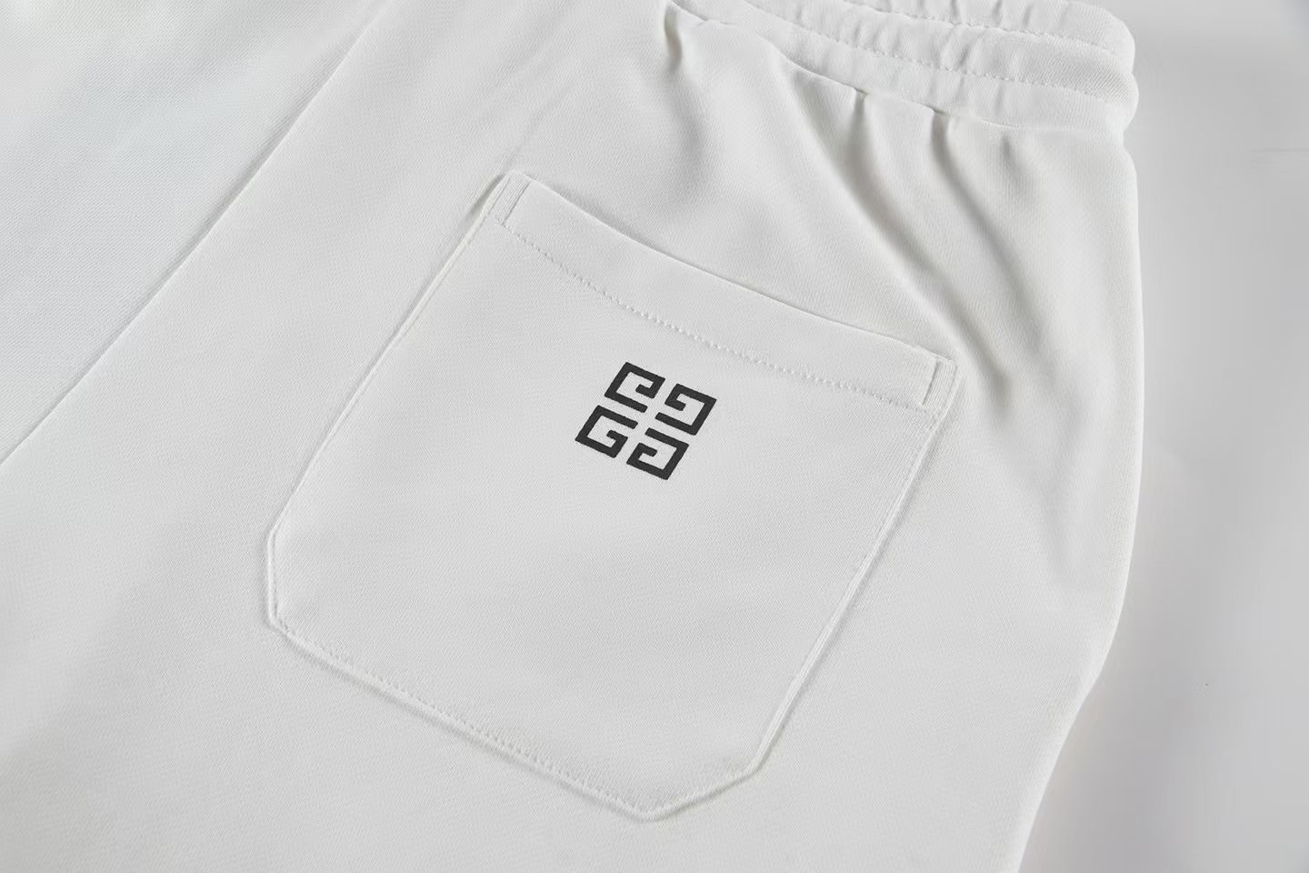 Givenchy Men's White Lightning Logo Cotton Blend Sweat Shorts 5 i1739372739048 6204 0 5