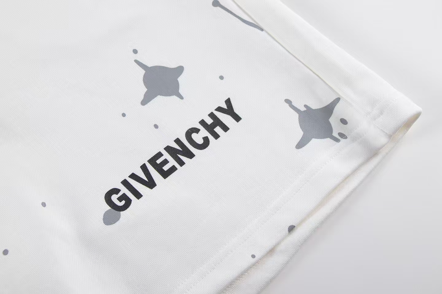 Givenchy Men's White Star Print Sweat Shorts Casual Summer Trunks 7 i1739372885434 5120 0 5
