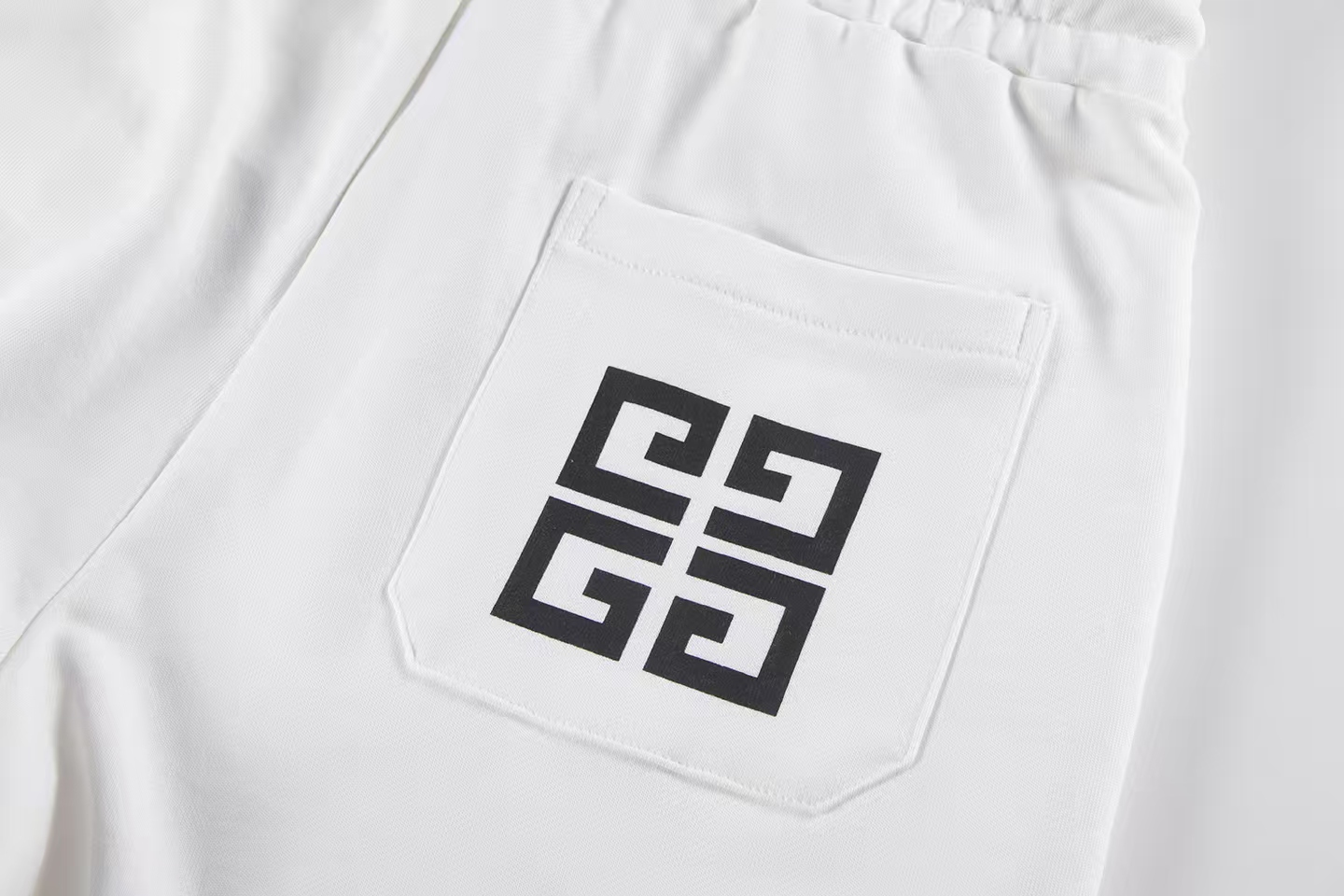 Givenchy Men's White Star Print Sweat Shorts Casual Summer Trunks 5 i1739372885434 9966 0 3