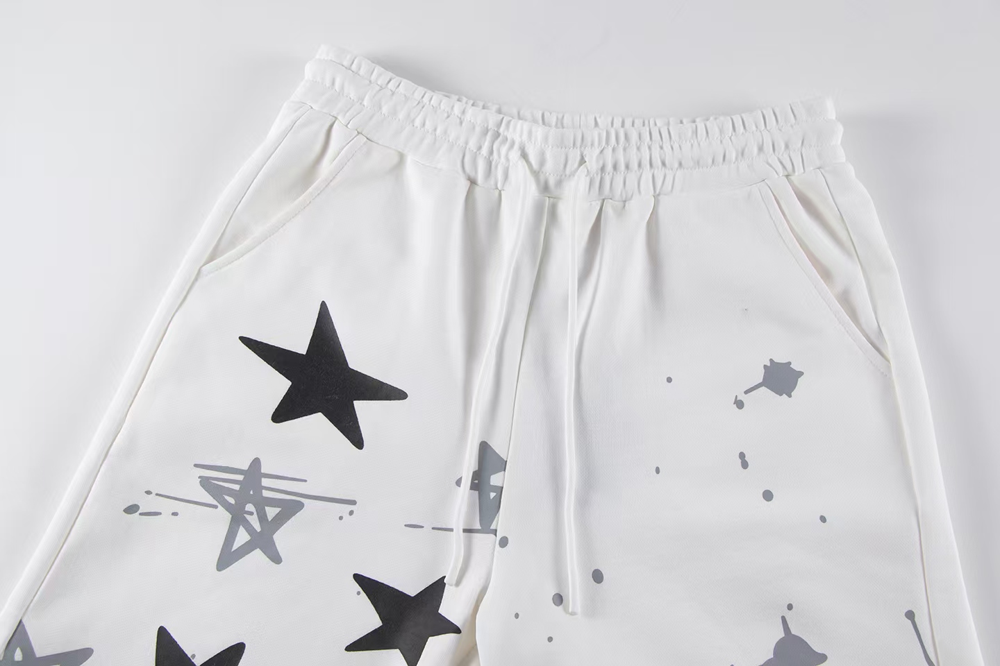 Givenchy Men's White Star Print Sweat Shorts Casual Summer Trunks 6 i1739372886358 9696 0 4