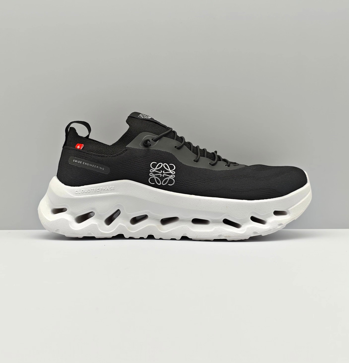 NO:408876,LOEWE X ON Cloudtilt LOEWE Lightweight, breathable, non-slip and wear-resistant, shock-absorbing sports and casual men's and women's running shoes Size: 36 36.5 37 38 38.5 39 40 40.5 41 42 42.5 43 44 44.5 45 46, casual shoes/sports shoes, loewe, loewe, sneakers19860909LOEWE X ON Cloudtilt 昂跑联名罗意威 轻量透气 防滑耐磨 减震运动休闲男女跑鞋 尺码:36 36.5 37 38 38.5 39 40 40.5 41 42 42.5 43 44 44.5 45 46,休闲鞋/运动鞋,loewe,loewe,sneakers,Women's Shoes