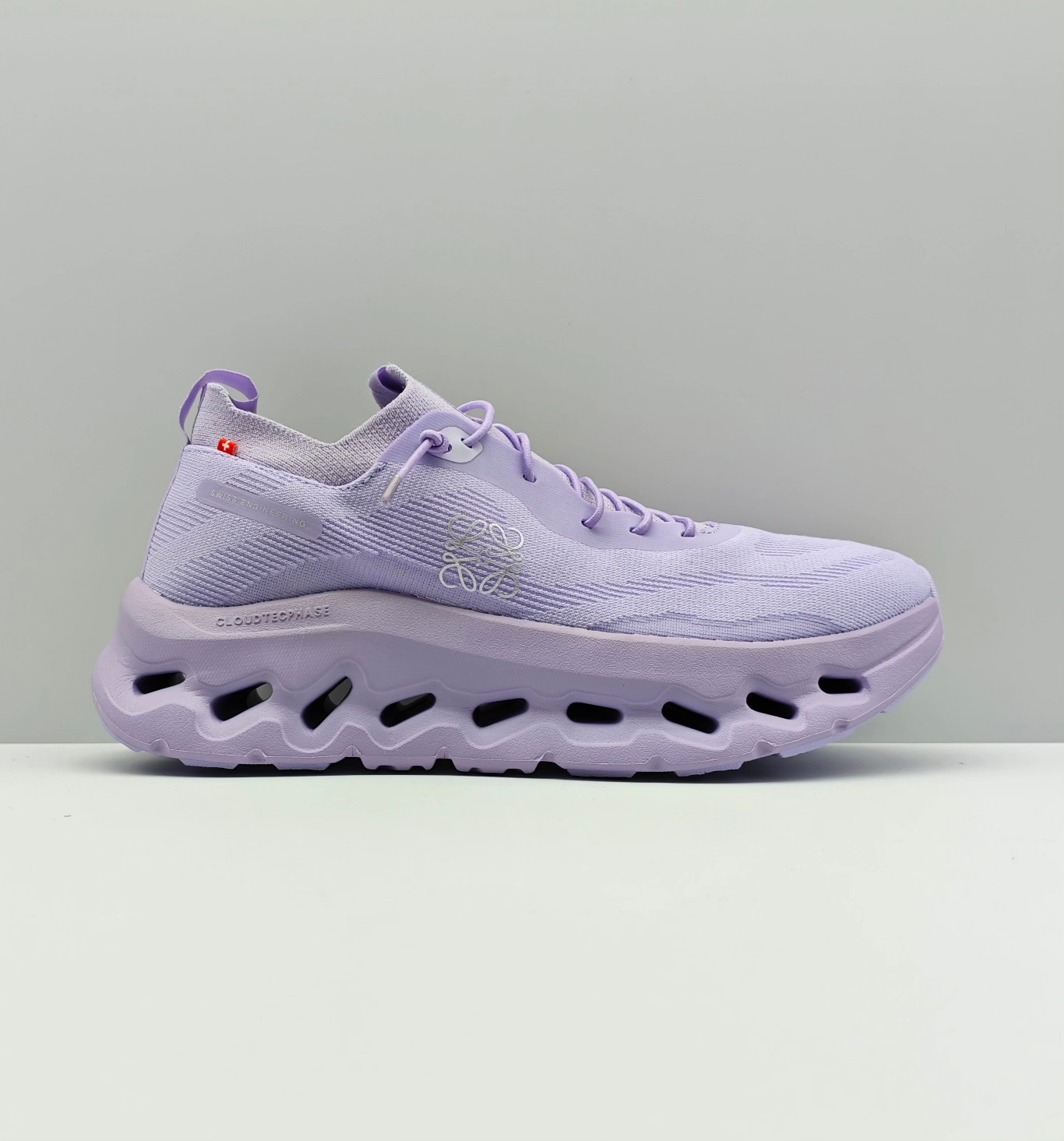 NO:408882,LOEWE X ON Cloudtilt LOEWE Lightweight, breathable, non-slip and wear-resistant, shock-absorbing sports and casual men's and women's running shoes Size: 36 36.5 37 38 38.5 39 40 40.5 41, casual shoes/sports shoes, loewe, loewe, sneakers19860909LOEWE X ON Cloudtilt 昂跑联名罗意威 轻量透气 防滑耐磨 减震运动休闲男女跑鞋 尺码:36 36.5 37 38 38.5 39 40 40.5 41,休闲鞋/运动鞋,loewe,loewe,sneakers,Women's Shoes