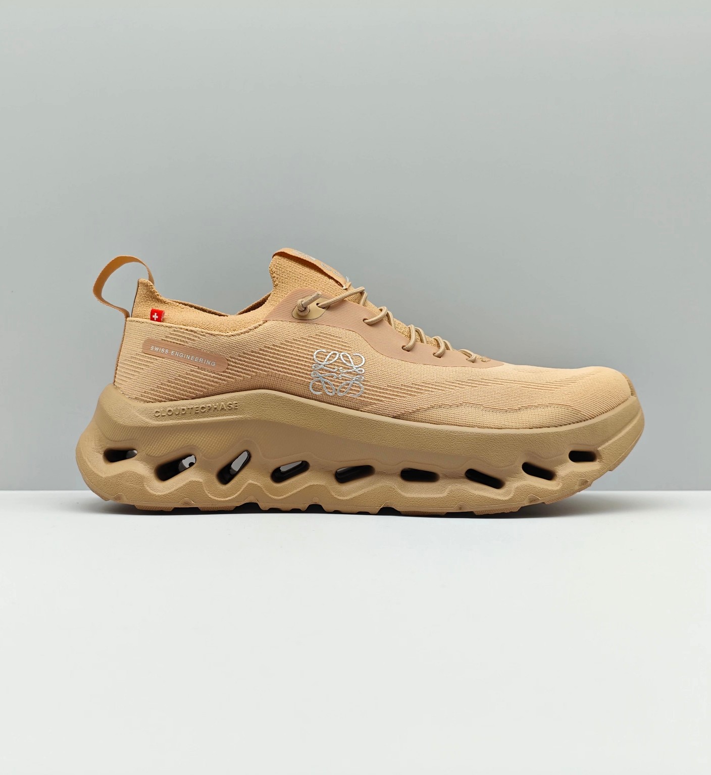 NO:408886,LOEWE X ON Cloudtilt LOEWE Lightweight, breathable, non-slip and wear-resistant, shock-absorbing sports and casual men's and women's running shoes Size: 36 36.5 37 38 38.5 39 40 40.5 41 42 42.5 43 44 44.5 45 46, casual shoes/sports shoes, loewe, loewe, sneakers19860909LOEWE X ON Cloudtilt 昂跑联名罗意威 轻量透气 防滑耐磨 减震运动休闲男女跑鞋 尺码:36 36.5 37 38 38.5 39 40 40.5 41 42 42.5 43 44 44.5 45 46,休闲鞋/运动鞋,loewe,loewe,sneakers,Women's Shoes