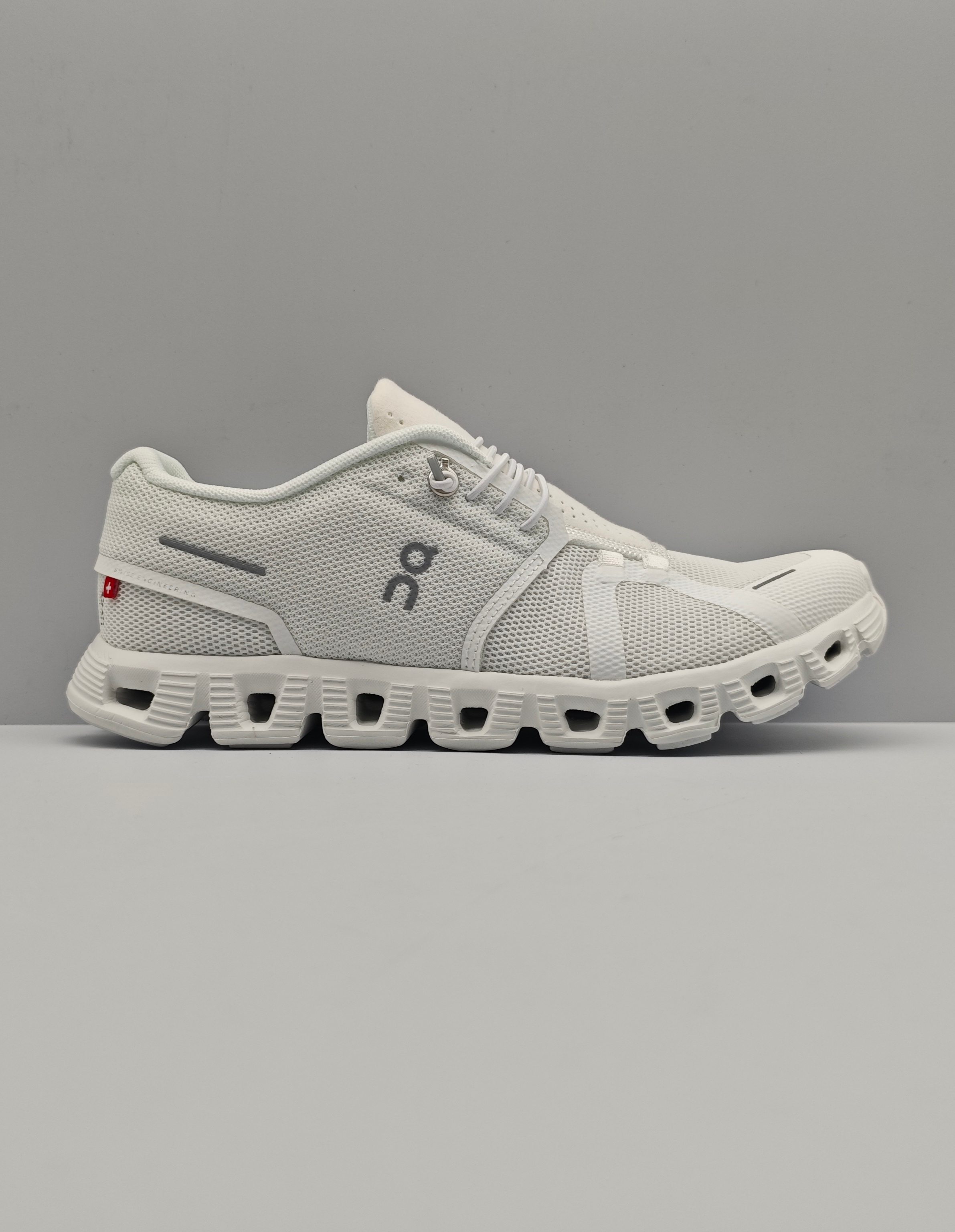 NO:408895,ON Cloud 5 Lightweight, breathable, non-slip and wear-resistant, comfortable and versatile, lazy people pedal casual sports running shoes Size: 36 37 38 39 40 41 42 43 44 45, casual shoes/sneakers, sneakers19860909ON Cloud 5 昂跑 轻量透气 防滑耐磨 舒适百搭 懒人一脚蹬休闲运动跑鞋 尺码:36 37 38 39 40 41 42 43 44 45,休闲鞋/运动鞋,sneakers,Women's Shoes