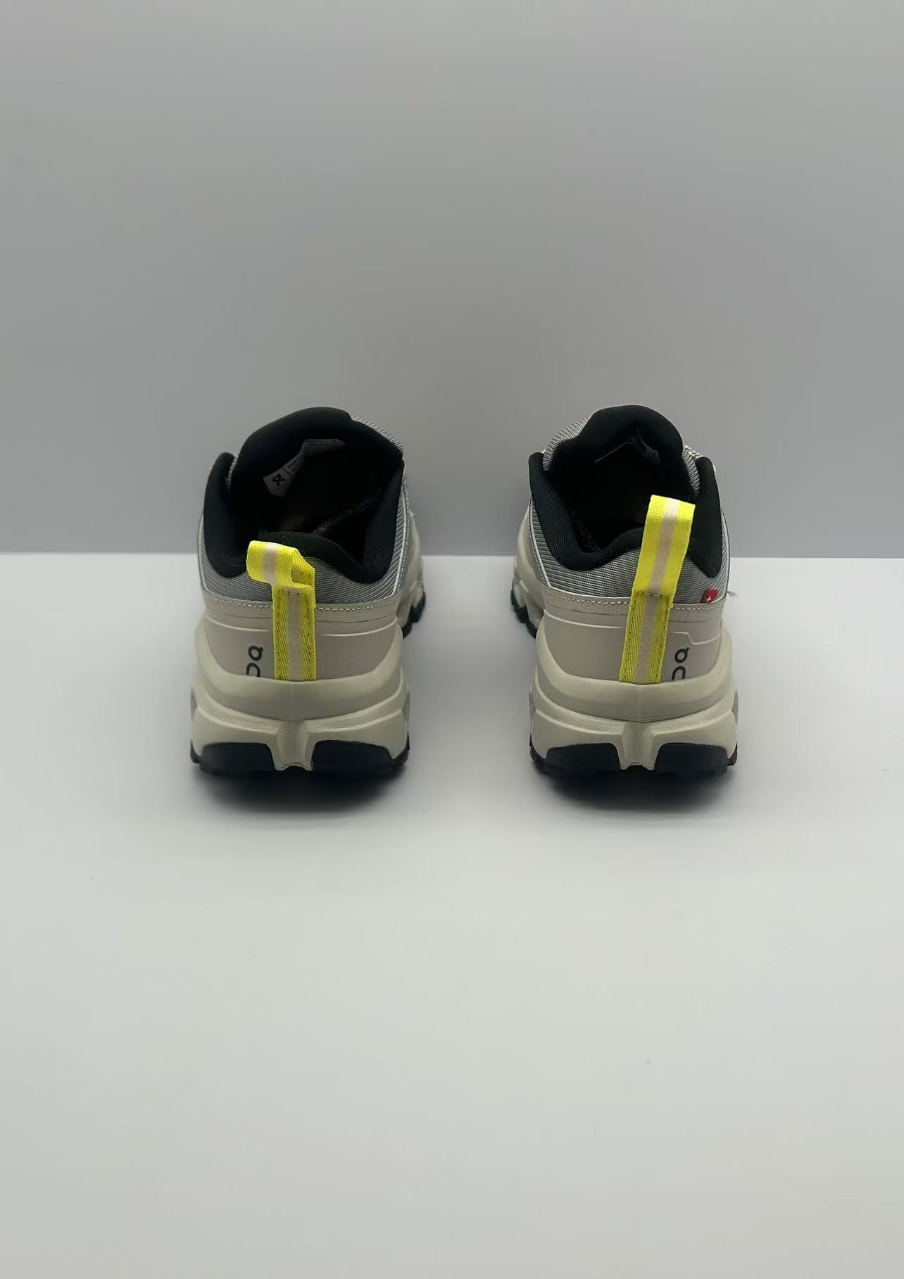 “Durable Waterproof Hiking Shoes for Outdoor Expeditions in Various Sizes” - 图片 3
