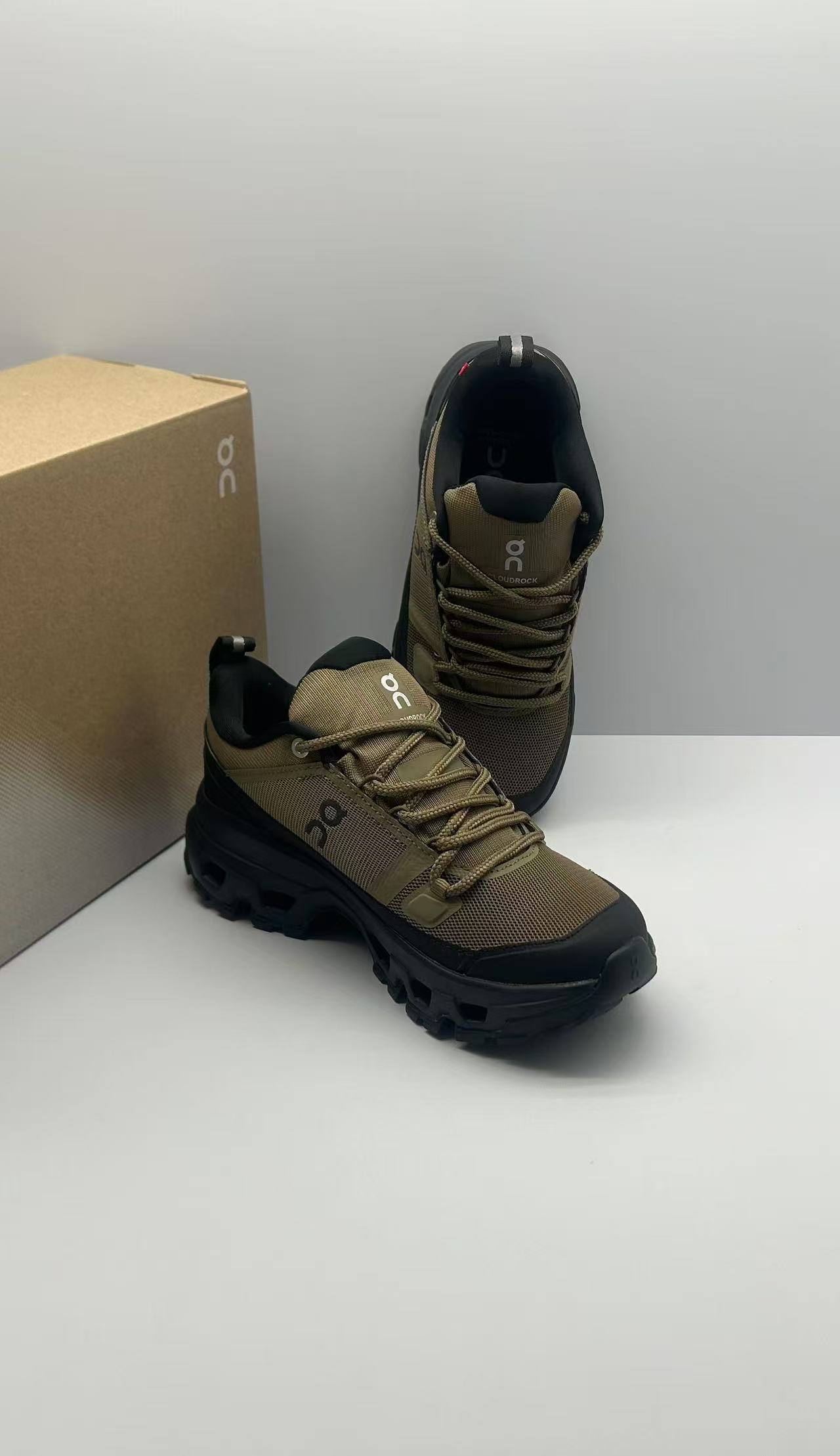 “Lightweight Waterproof Hiking Shoes for Outdoor Expeditions in Various Sizes” - 图片 5