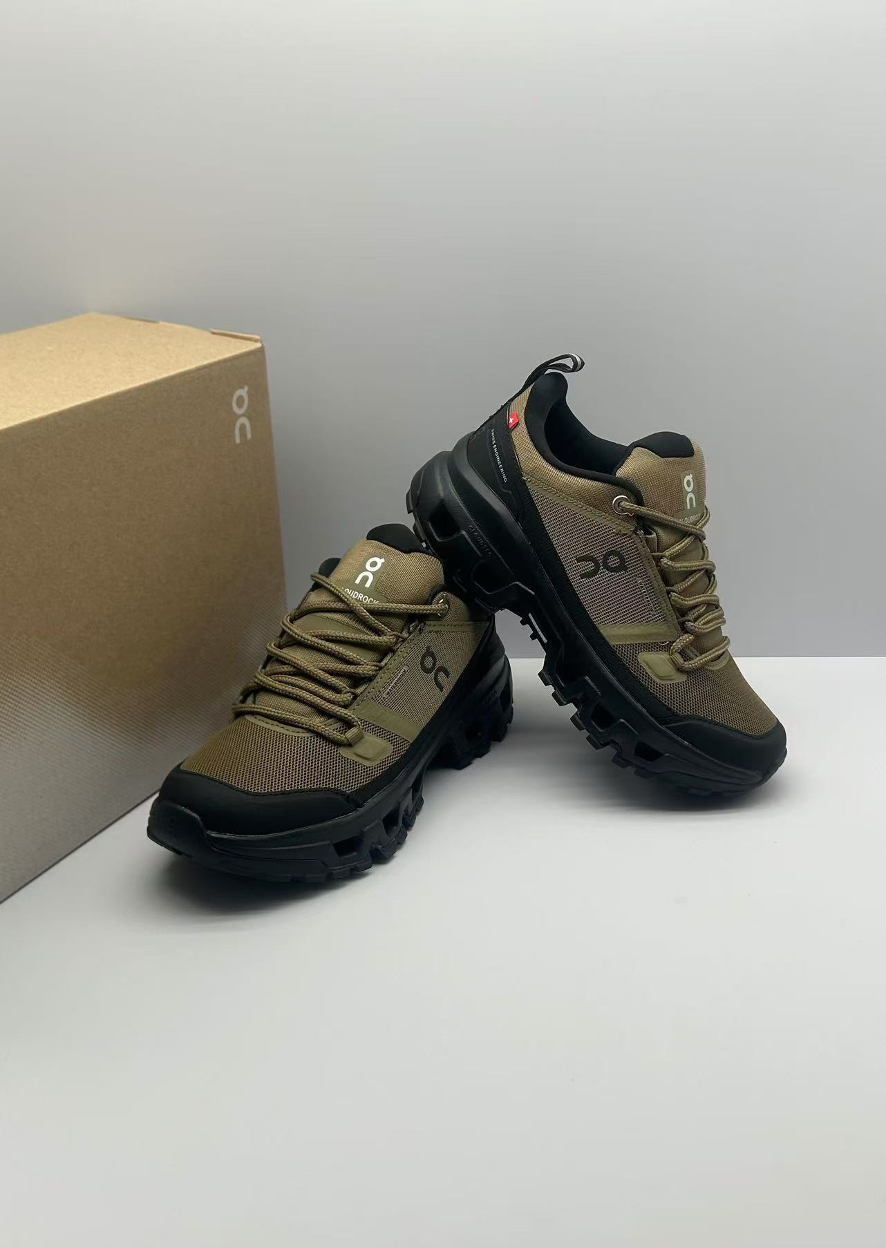 “Lightweight Waterproof Hiking Shoes for Outdoor Expeditions in Various Sizes” - 图片 6