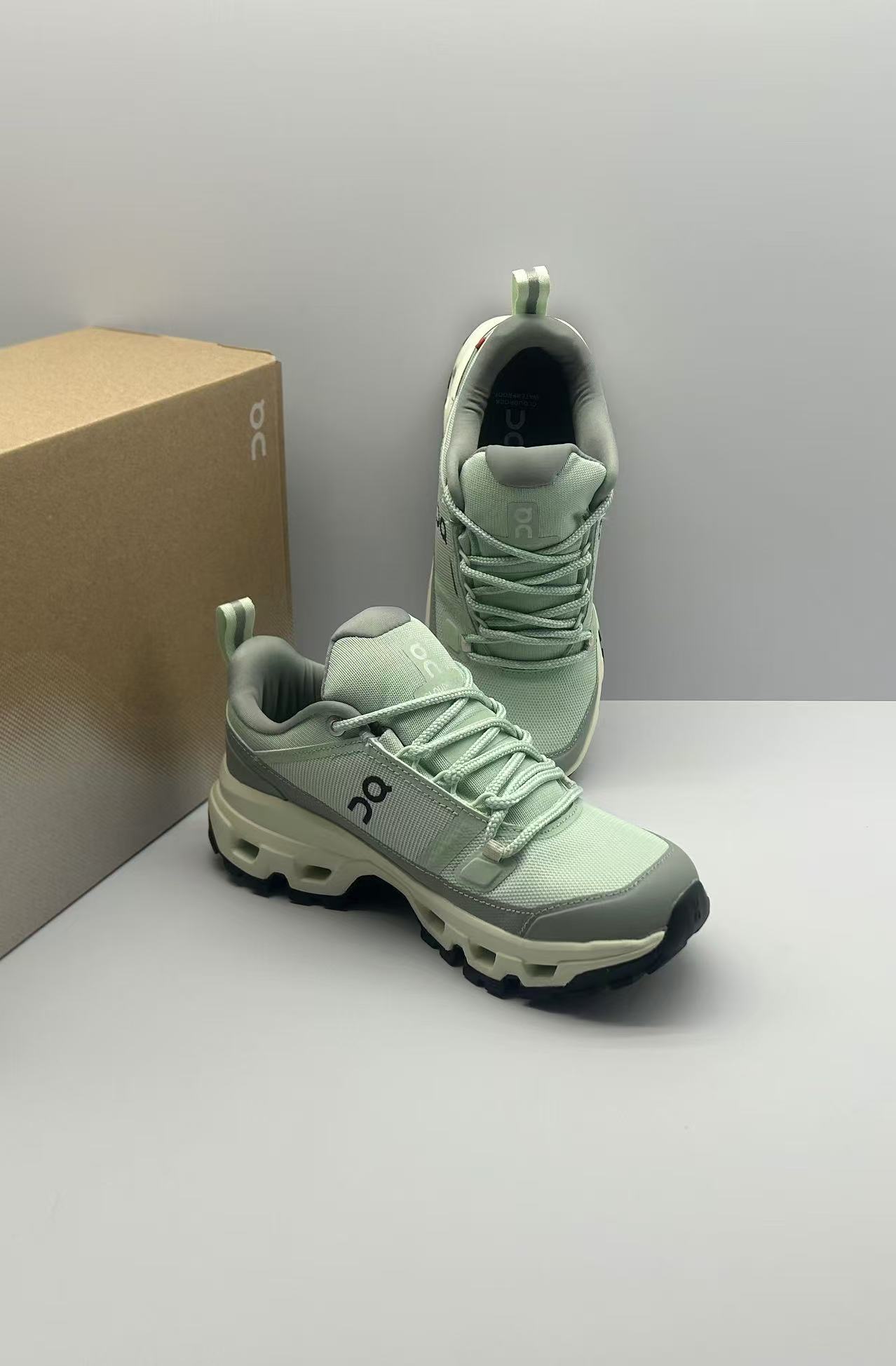 “Lightweight Waterproof Hiking Shoes for Outdoor Expeditions in Various Sizes” - 图片 5