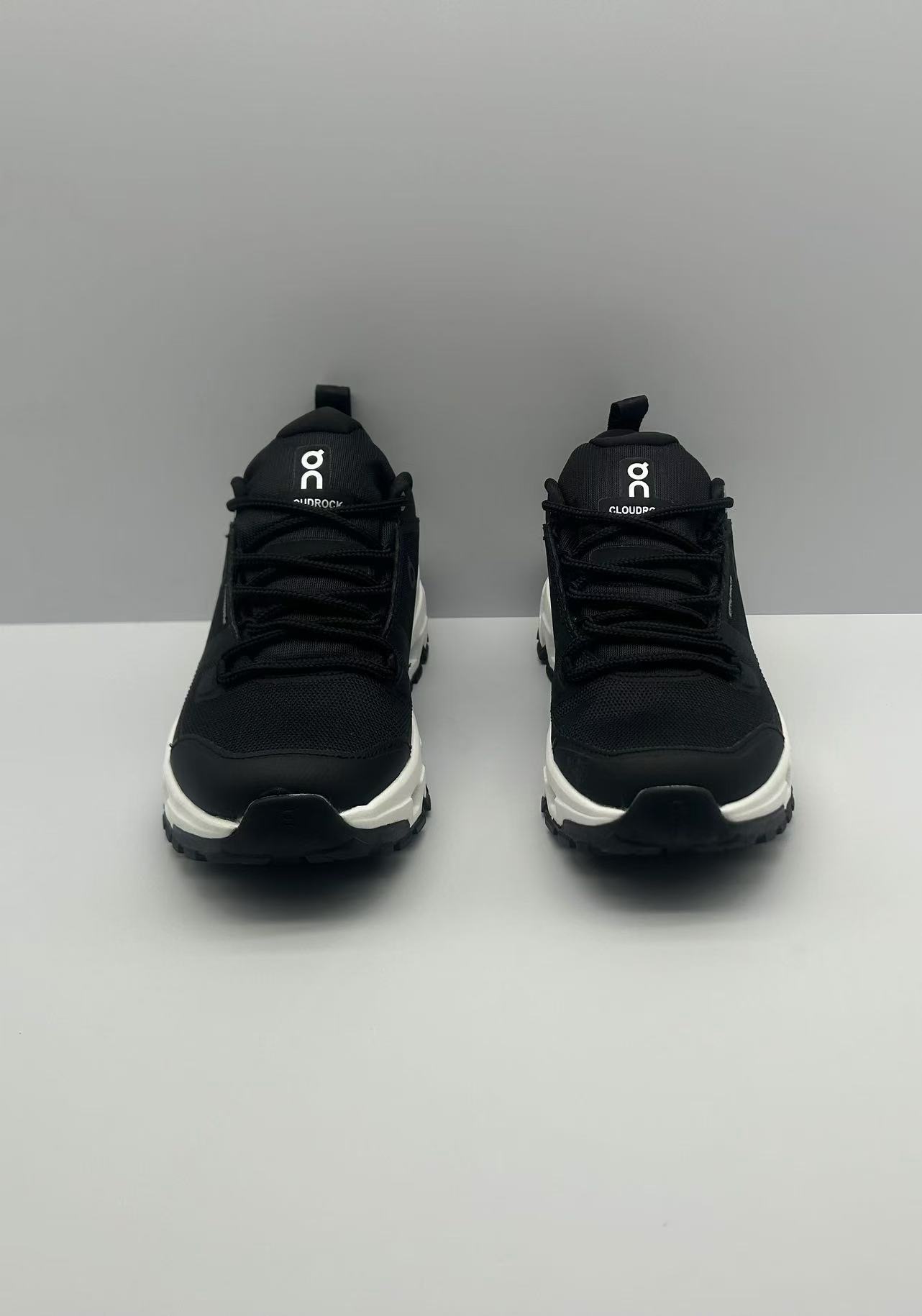 “Lightweight Waterproof Hiking Shoes for Outdoor Expeditions in Various Sizes” - 图片 2