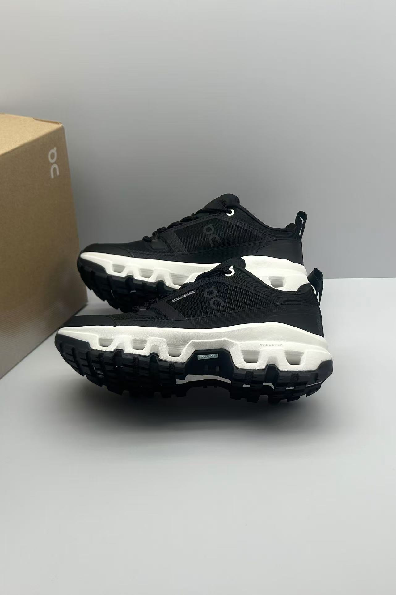 “Lightweight Waterproof Hiking Shoes for Outdoor Expeditions in Various Sizes” - 图片 4