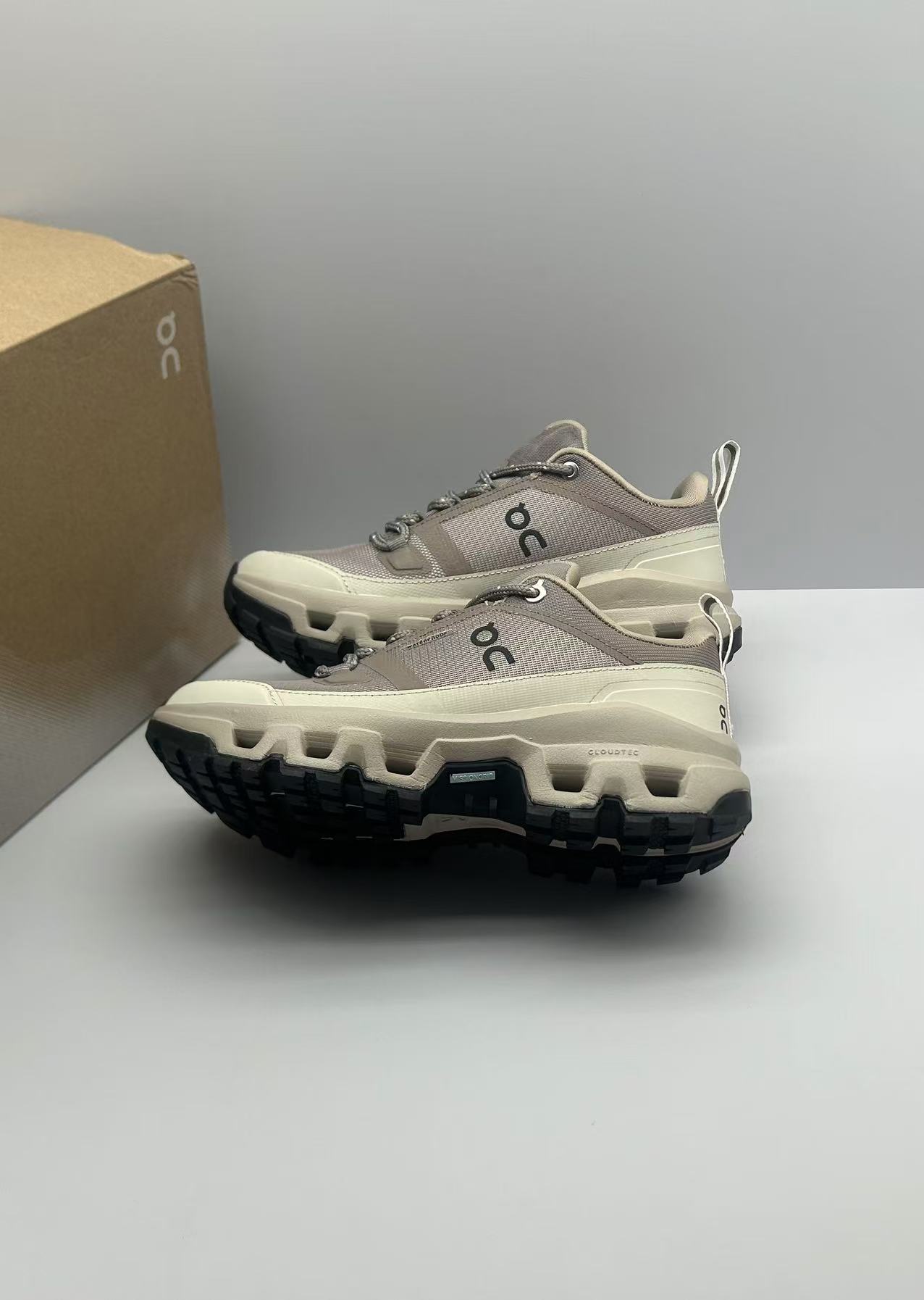 Durable Waterproof Hiking Shoes for Outdoor Expeditions in Various Sizes - 图片 4