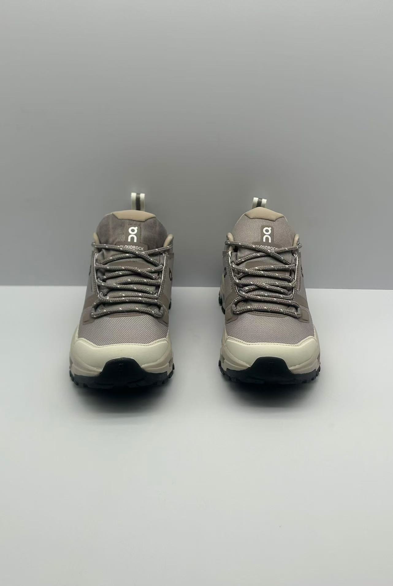 Durable Waterproof Hiking Shoes for Outdoor Expeditions in Various Sizes - 图片 2