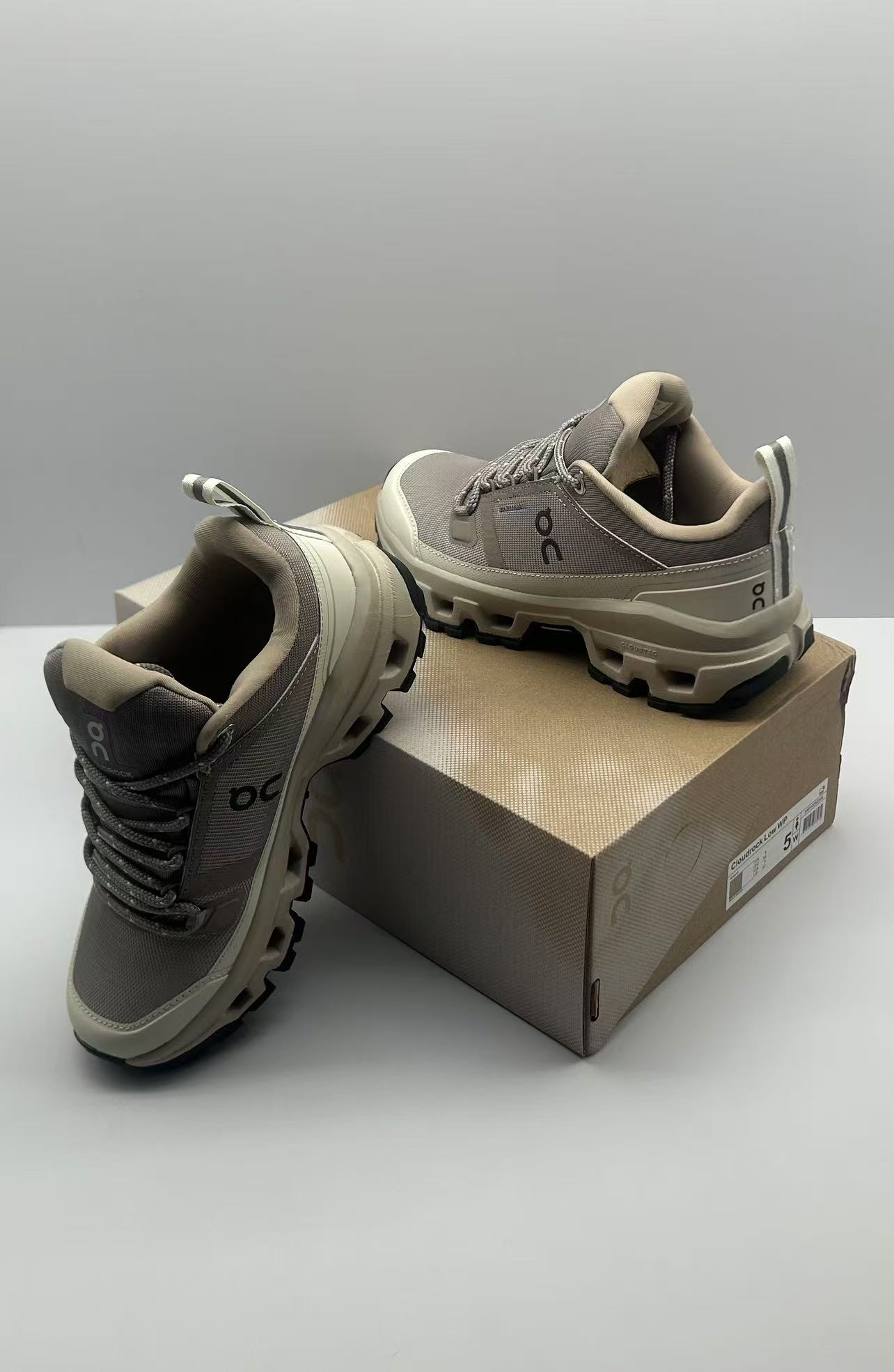 Durable Waterproof Hiking Shoes for Outdoor Expeditions in Various Sizes - 图片 9