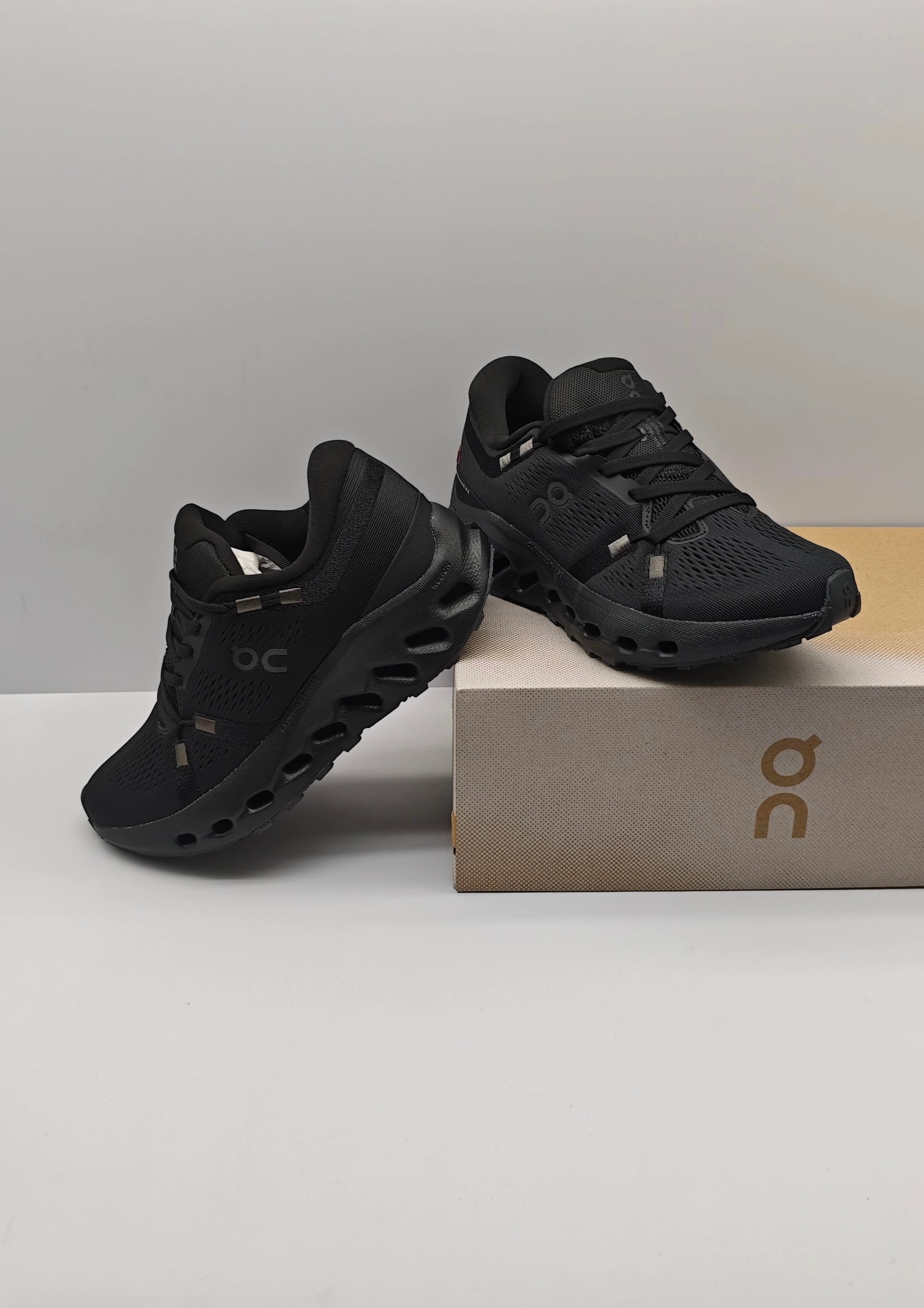 “New Claudsurfer 2 Leisure Sneakers: Light, Smooth, Comfy, Various Sizes Available” - 图片 7