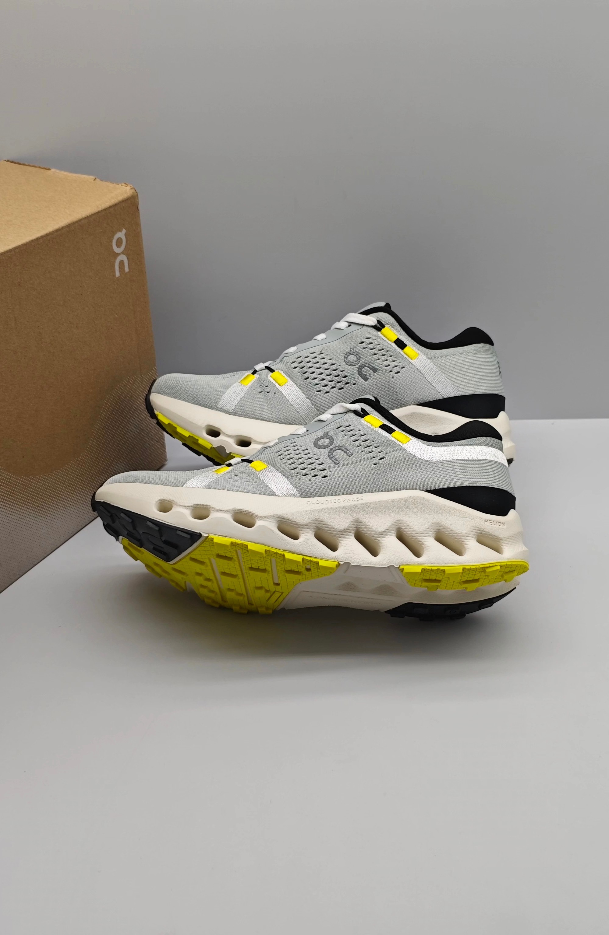 “New Claudsurfer 2 Leisure Sneakers: Lightweight, Comfortable, Unisex, Various Sizes Available” - 图片 4