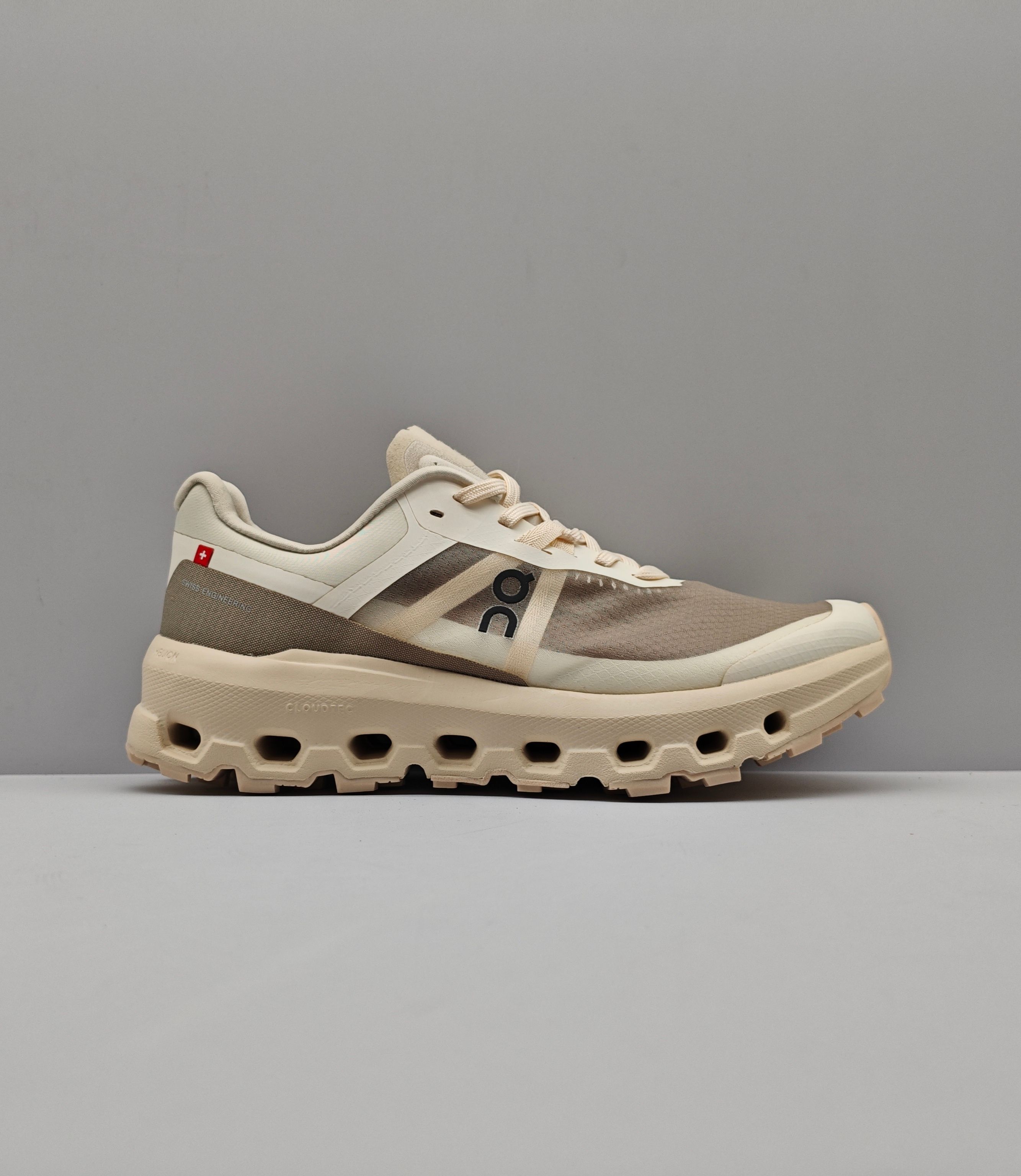 NO:408893,ON Cloudvista 2 Lightweight and breathable Waterproof mesh Comfortable and versatile Shuttle city mountaineering and off-road Men and women Casual sports running shoes Size: 36 37 38 39 40 41 42 43 44 45, Casual shoes/sports shoes, sneakers19860909ON Cloudvista 2 昂跑 轻量透气 防水网面 舒适百搭 穿梭城市 登山越野 男女休闲运动跑鞋 尺码:36 37 38 39 40 41 42 43 44 45,休闲鞋/运动鞋,sneakers,Women's Shoes