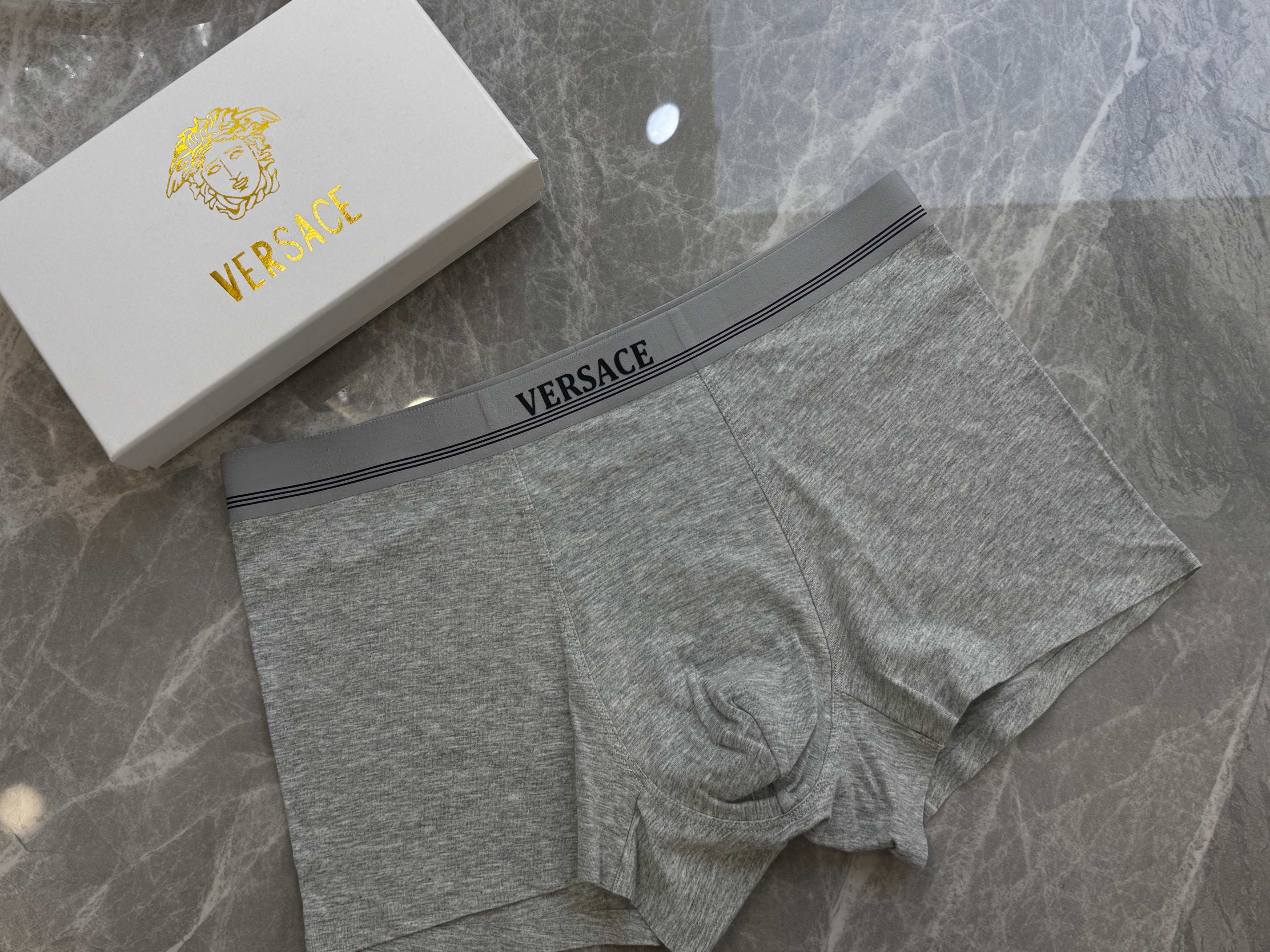 P80 VERSACE3D（范思哲）原单品质！精品盒装男士内裤！外贸国外订单，高品质，纯棉面料，丝滑 透气 舒适！有型！ 一点也不紧绷 按照人体工程学设计 彰显男性性感魅力 超级好穿  一盒3条  L-4XL（注:贴身衣物 不退不换）