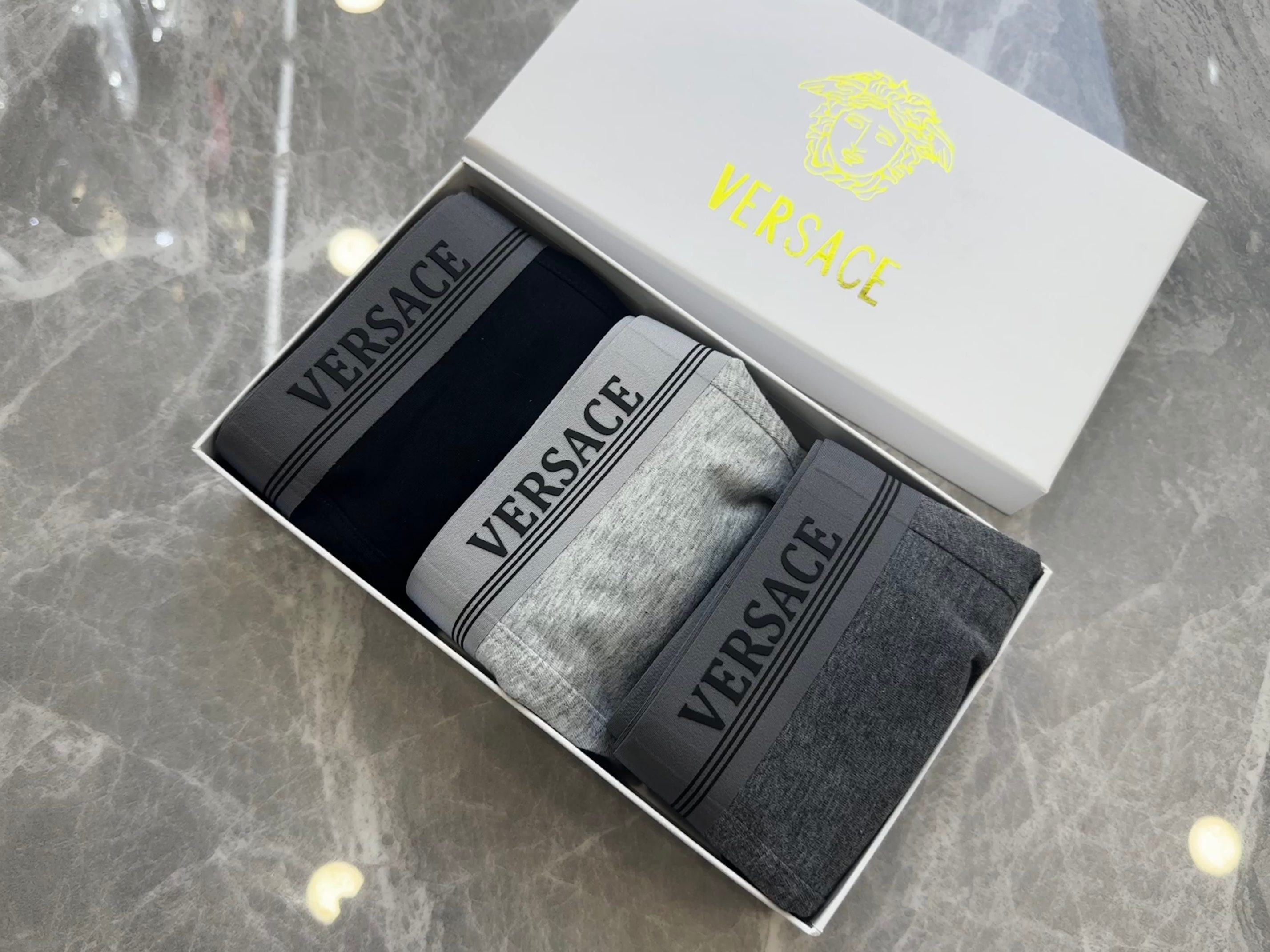 P80 VERSACE3D（范思哲）原单品质！精品盒装男士内裤！外贸国外订单，高品质，纯棉面料，丝滑 透气 舒适！有型！ 一点也不紧绷 按照人体工程学设计 彰显男性性感魅力 超级好穿  一盒3条  L-4XL（注:贴身衣物 不退不换）