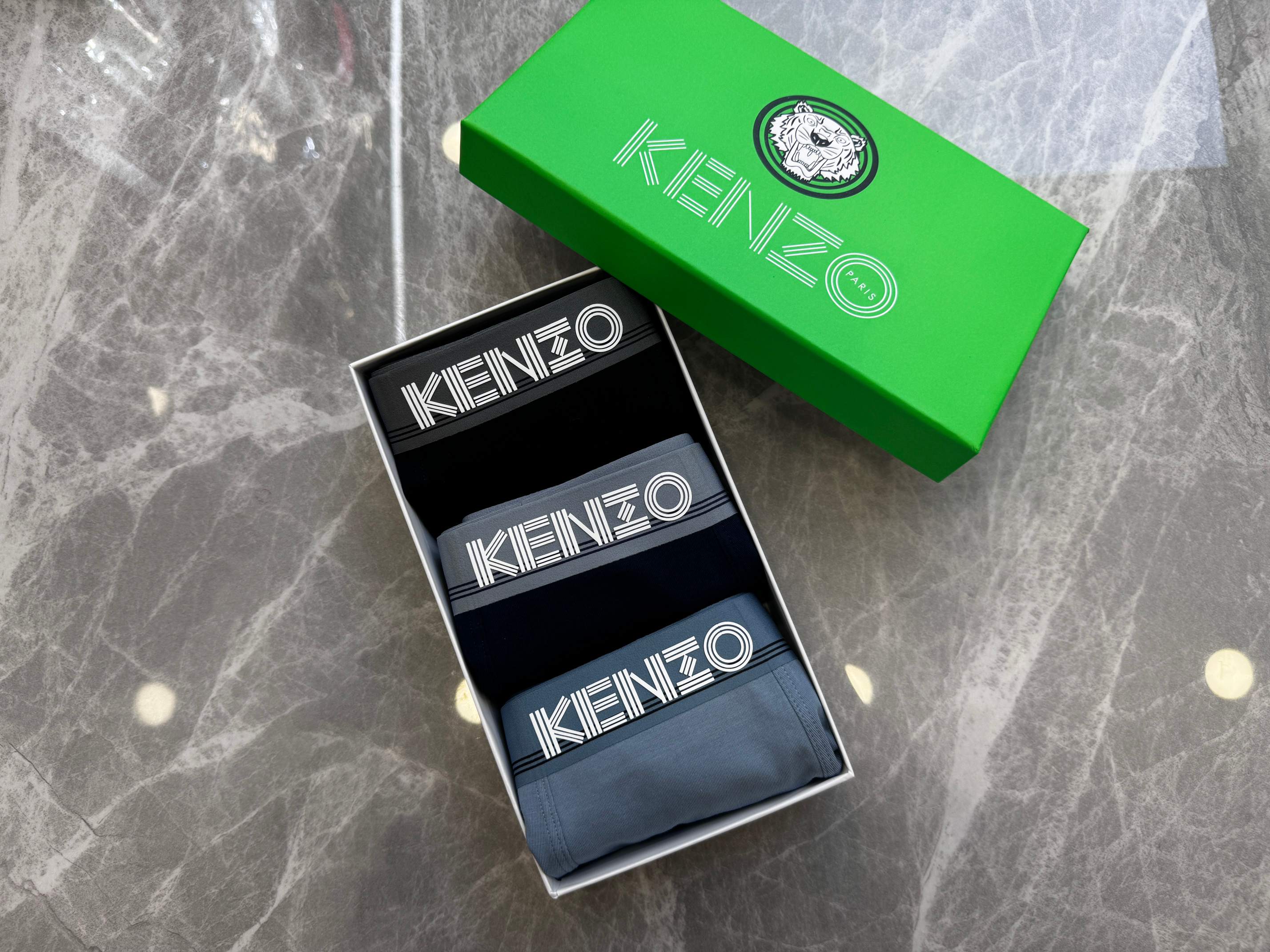 🔥🔥🔥老虎头（KENZO）专柜最新款，最新3D滴胶款，绝对的原单品质，全手工切割工艺 纯棉面料。 手感柔