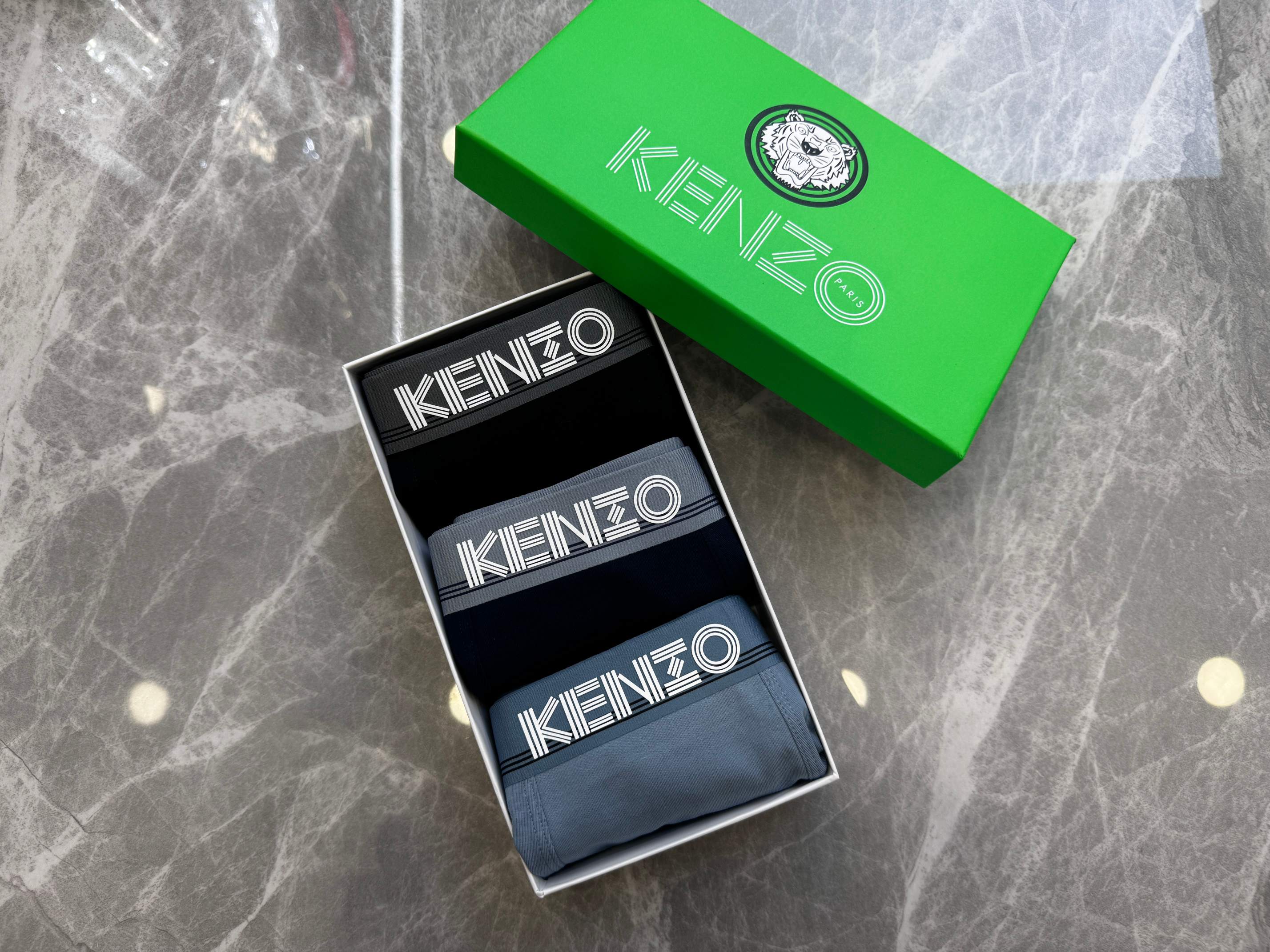 🔥🔥🔥老虎头（KENZO）专柜最新款，最新3D滴胶款，绝对的原单品质，全手工切割工艺 纯棉面料。 手感柔