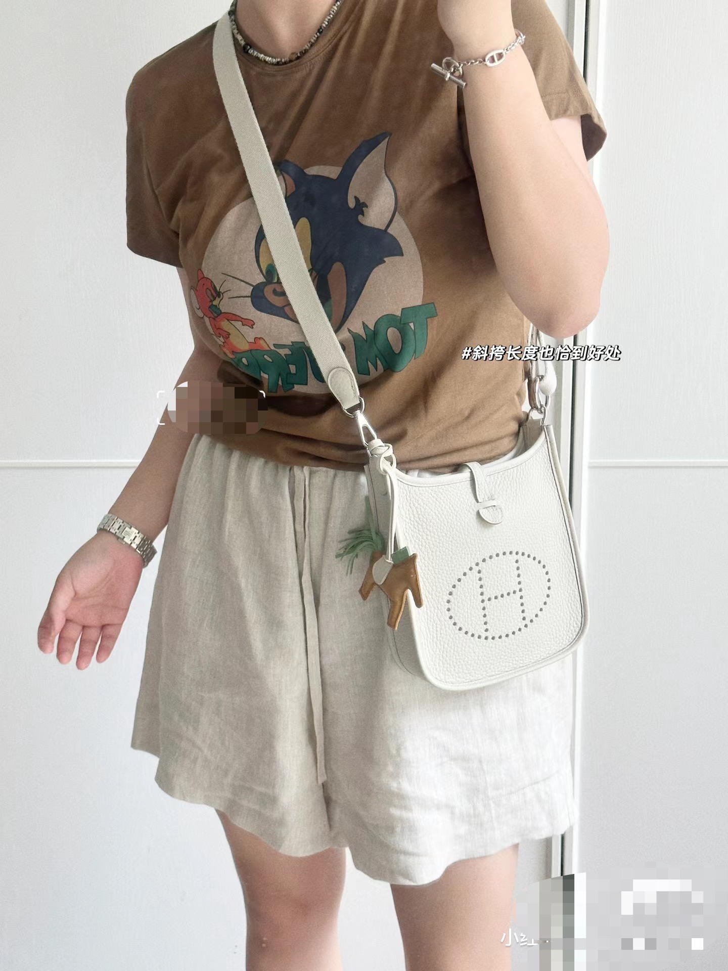 Hermès Upper body picture