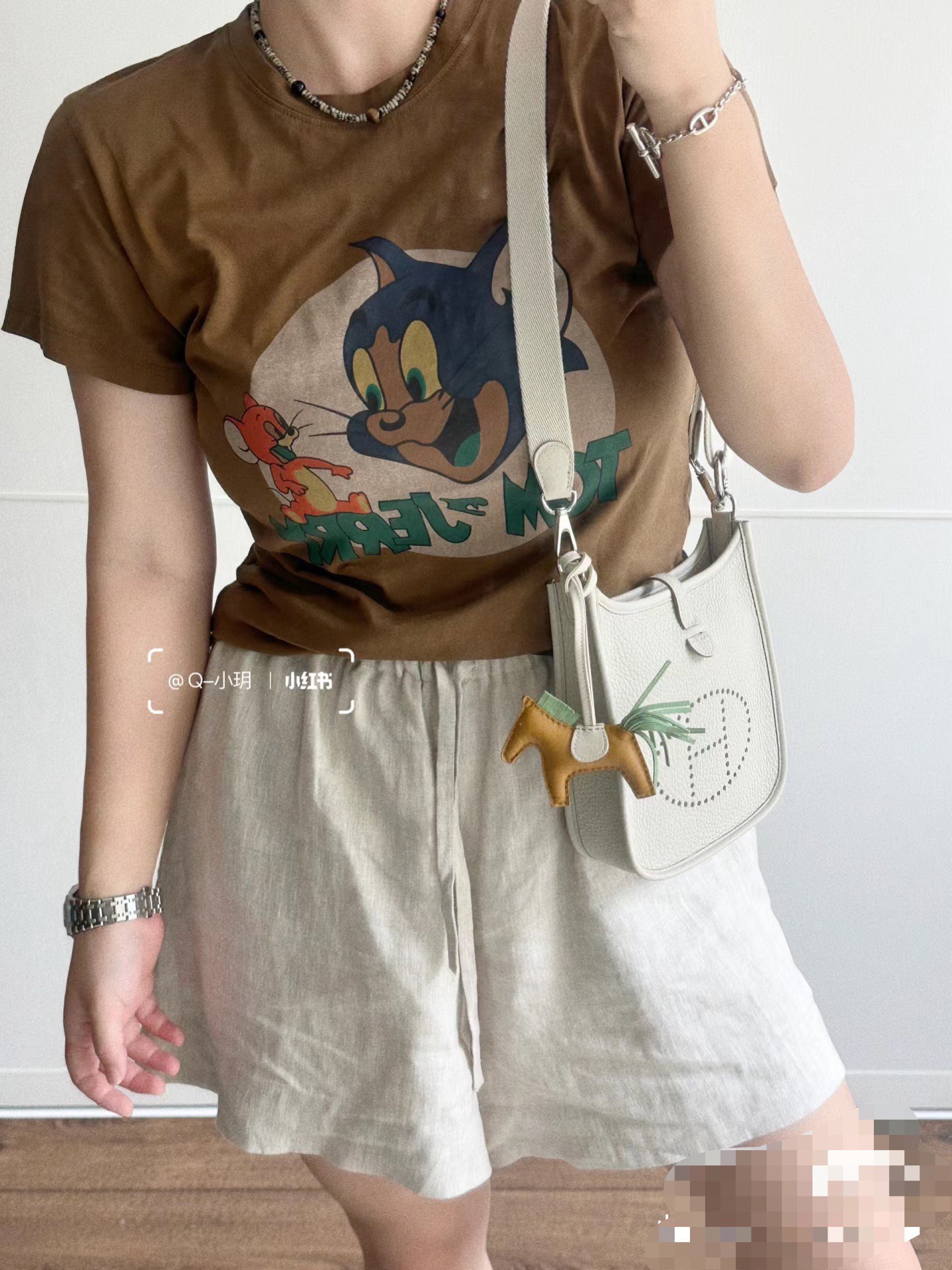 Hermès Upper body picture