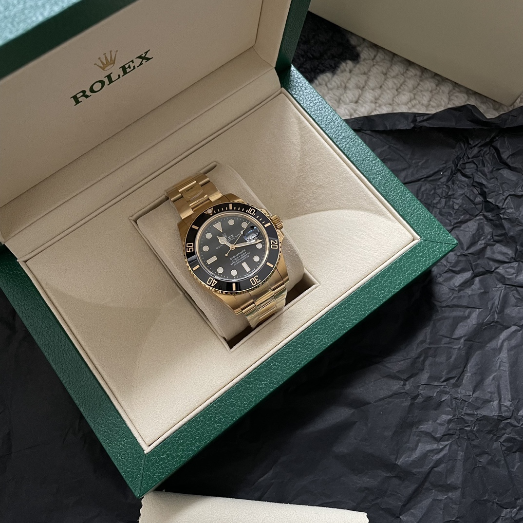 NO:393565,Black gold labor; the first batch of shipments is just a try!  The best things are not enough!  These are the ones that are obtained through relationships in old channels.19860909黑金劳；第一批出货也只是尝鲜量！最好的东西都是不够分！老渠道靠关系才分到的这些,,Watch