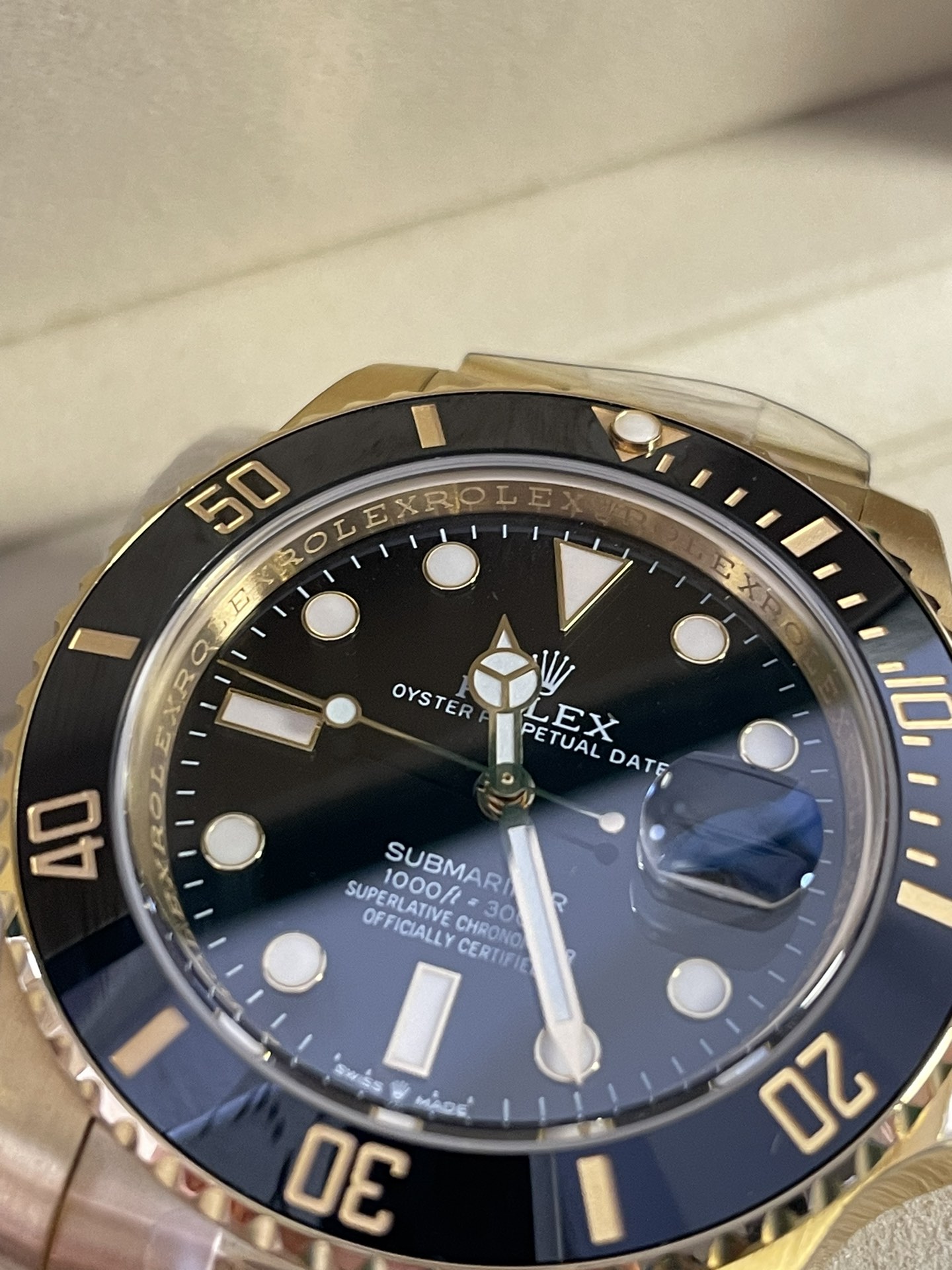 NO:393569,The inner circle engraved with radium engravings flowing water, all the parts are imported from Zousi!  Therefore, this is also the essential reason why we don’t have many quotas to wait for several months or even half a year when we put them on the shelves;19860909内圈刻字行云流水的镭刻,全部零件全部zousi进口而来！因此这也是我们一次上架就没有多少配额也需要等待几个月甚至半年的本质原因；,,Watch