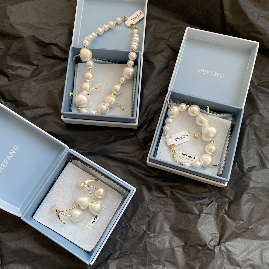 Louis Vuitton Haute Couture Haute Couture Fine Jewelry Necklace Bracelet 2