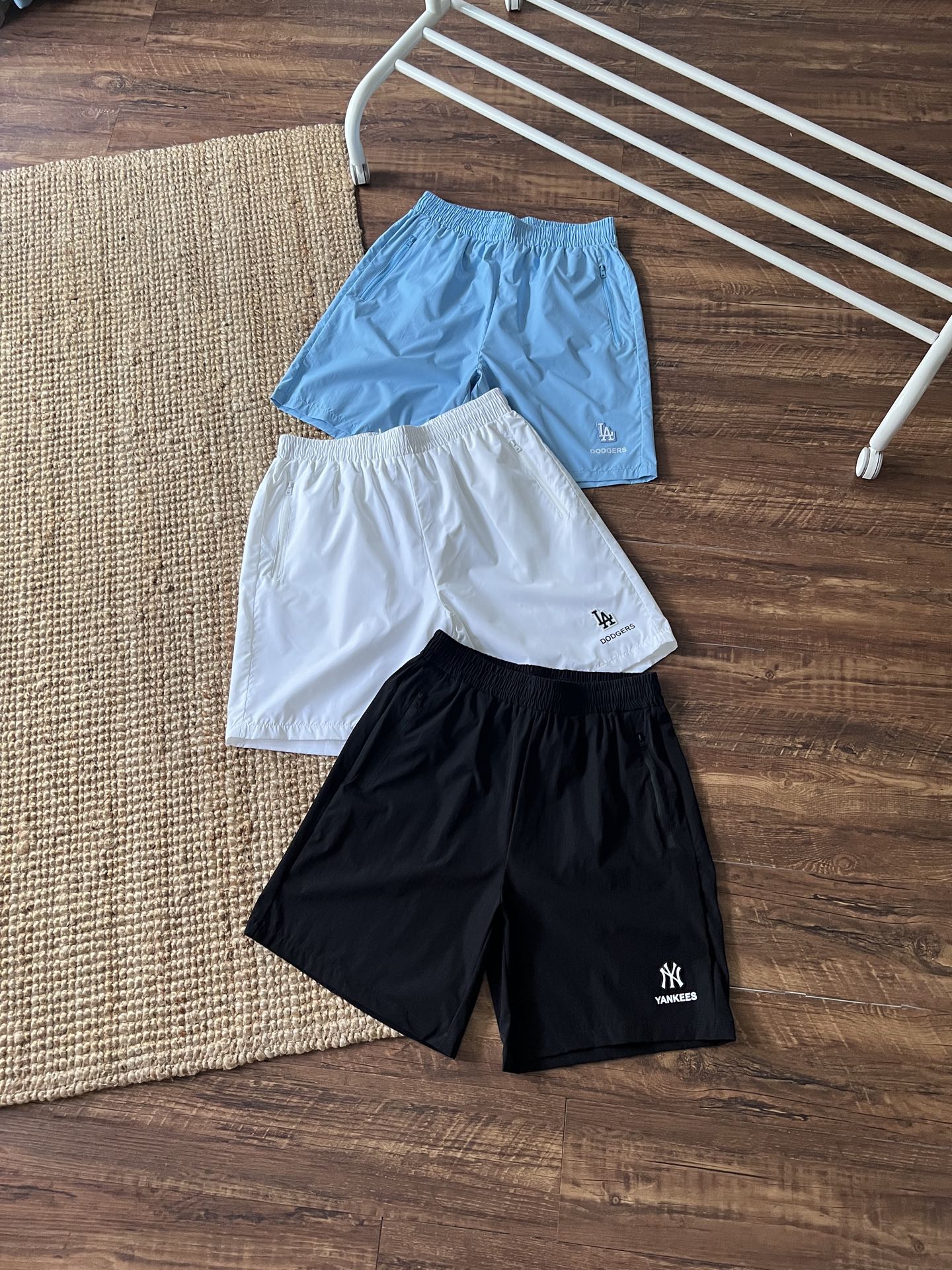 MLB Yankees Woven Casual Shorts - Embroidered Logo, Fashion Loose Fit