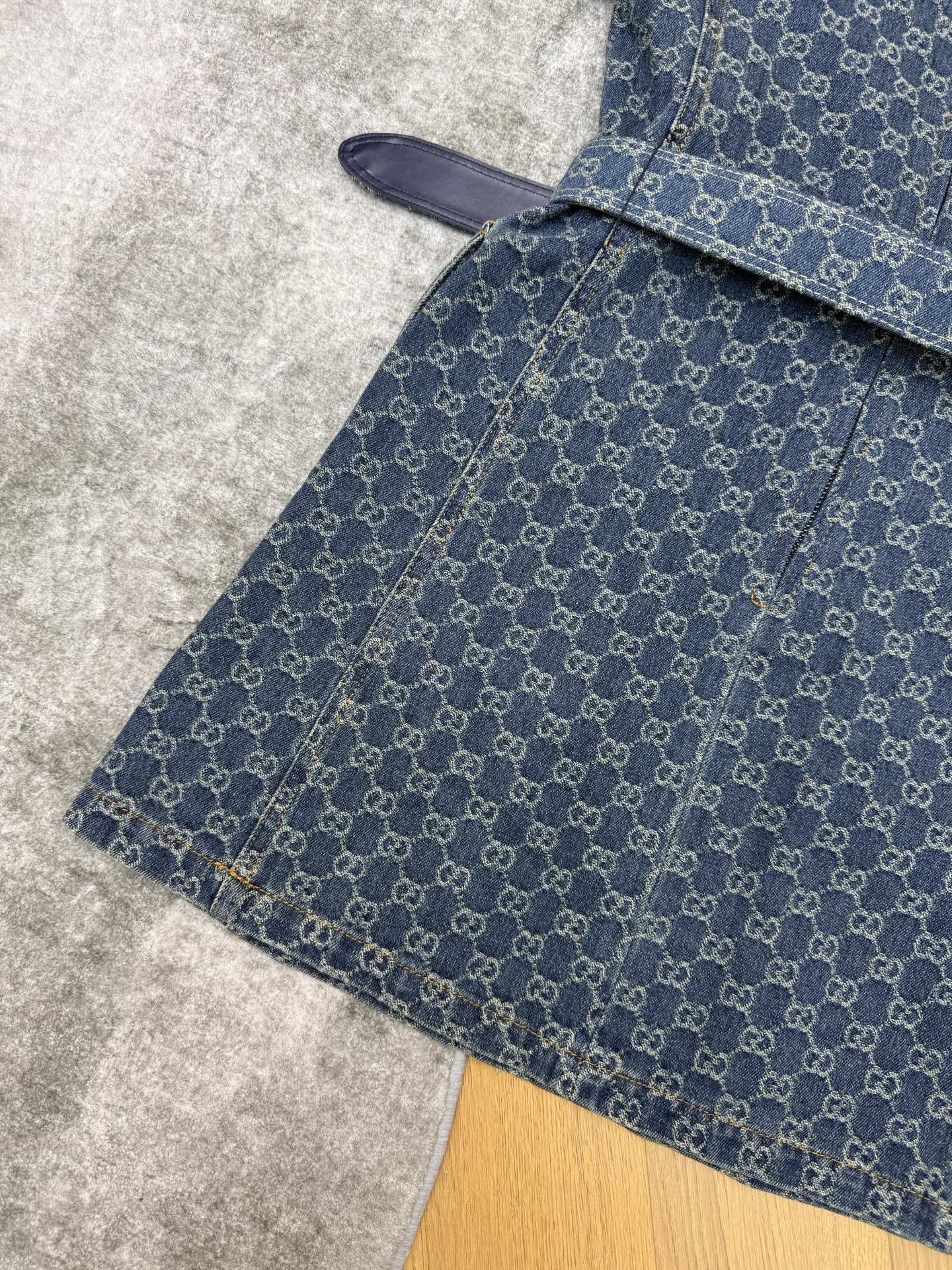 G家 26春夏新款 GG提花渐变牛仔连衣裙 满印双G老花做旧复古牛仔面料 复古又时髦！直筒剪裁+可拆卸腰