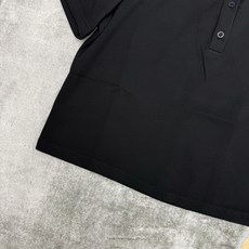 PD家 2026夏季新款 POLO领短袖上衣+半裙套装 黑白两色都自带清冷滤镜 短款POLO上衣剪裁利落 刚好卡在腰线位 PD家 2026夏季新款 POLO领短袖上衣+半裙套装 黑白两色都自带清冷滤镜 短款POLO上衣剪裁利落 刚好卡在腰线位
