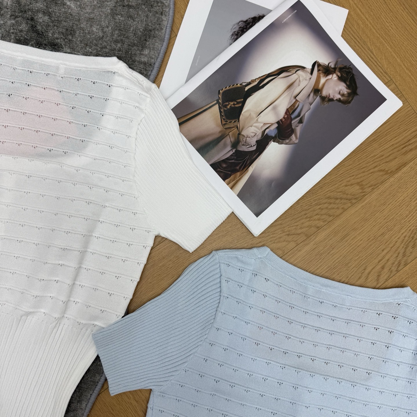 Miu家 26夏季新款 方领针织短袖✨自带同品牌波点丝巾，甜妹氛围感直接拉满！坑条镂空针织面料，软糯亲肤