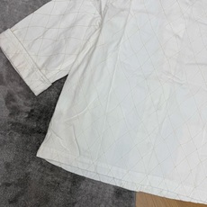 小香家 2026夏季新款 菱格明线翻领七分袖外套 经典小翻领利落简约 修饰颈部线条 单排金属雕花纽扣门襟 小香家 2026夏季新款 菱格明线翻领七分袖外套 经典小翻领利落简约 修饰颈部线条 单排金属雕花纽扣门襟