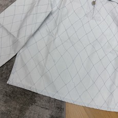 小香家 2026夏季新款 菱格明线翻领长袖上衣 经典小翻领柔和修饰颈部线条 半开拉链门襟搭配标志性金属纽 小香家 2026夏季新款 菱格明线翻领长袖上衣 经典小翻领柔和修饰颈部线条 半开拉链门襟搭配标志性金属纽