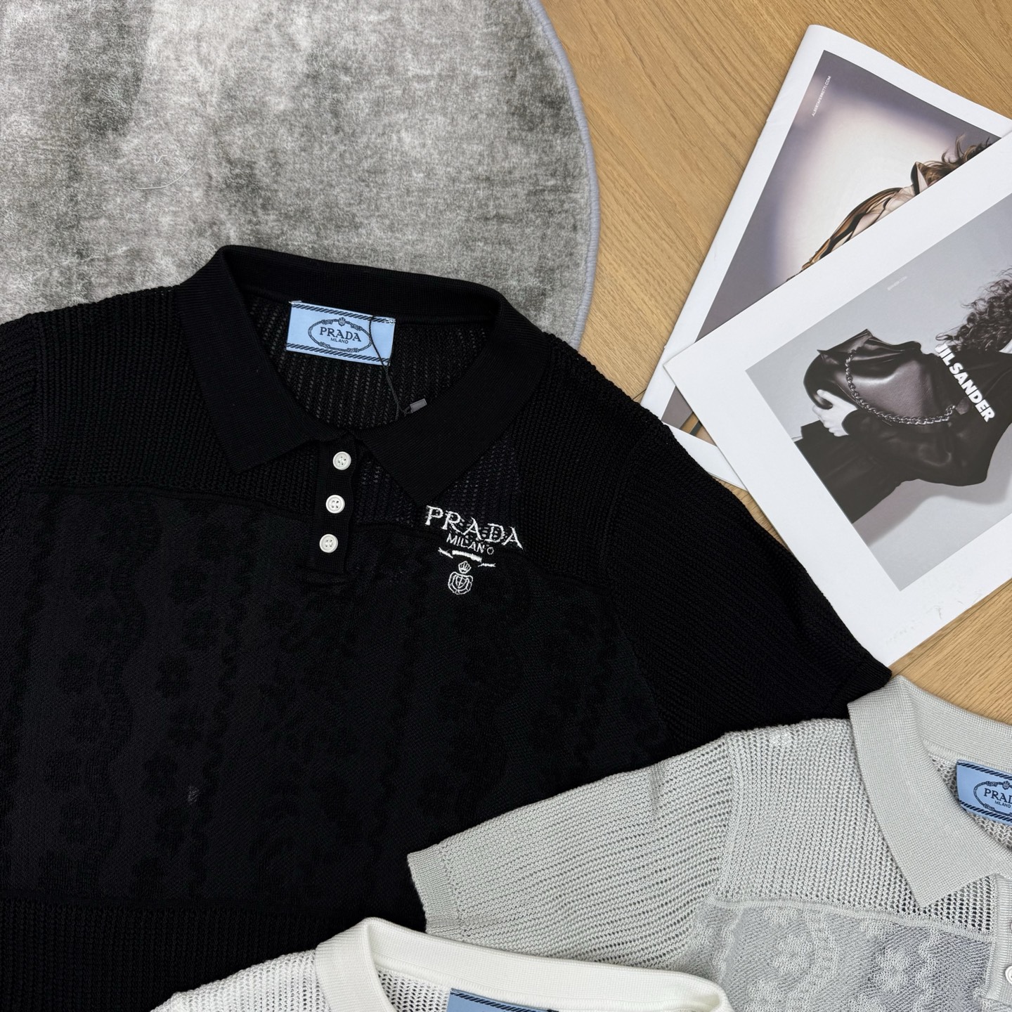 PD家 26夏季新款 polo针织短袖 采用轻薄透气天丝混纺面料 夏天穿超舒服 POLO领+镂空花纹拼接