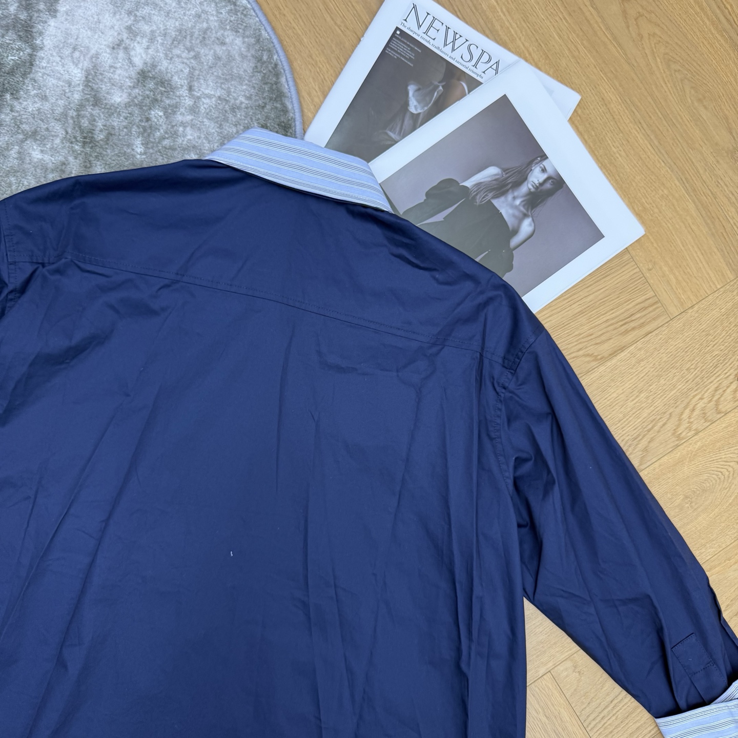LW家 26夏季新款 假两件衬衫连衣裙 采用高品质棉质面料 领口和袖口蓝白条纹拼接 撞色设计超吸睛 轻薄
