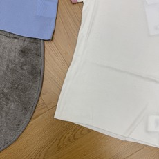 小香家 26夏季新款 撞色边修身针织短袖,高弹竖坑条针织面料软糯亲肤,弹力贴合身形勾勒优美曲线,透气不闷 小香家 26夏季新款 撞色边修身针织短袖,高弹竖坑条针织面料软糯亲肤,弹力贴合身形勾勒优美曲线,透气不闷