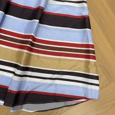 小香家 2026夏季新款 真丝条纹衬衫连衣裙 经典撞色横条纹融合浅蓝、焦糖、酒红与深棕 复古英伦配色 随 小香家 2026夏季新款 真丝条纹衬衫连衣裙 经典撞色横条纹融合浅蓝、焦糖、酒红与深棕 复古英伦配色 随