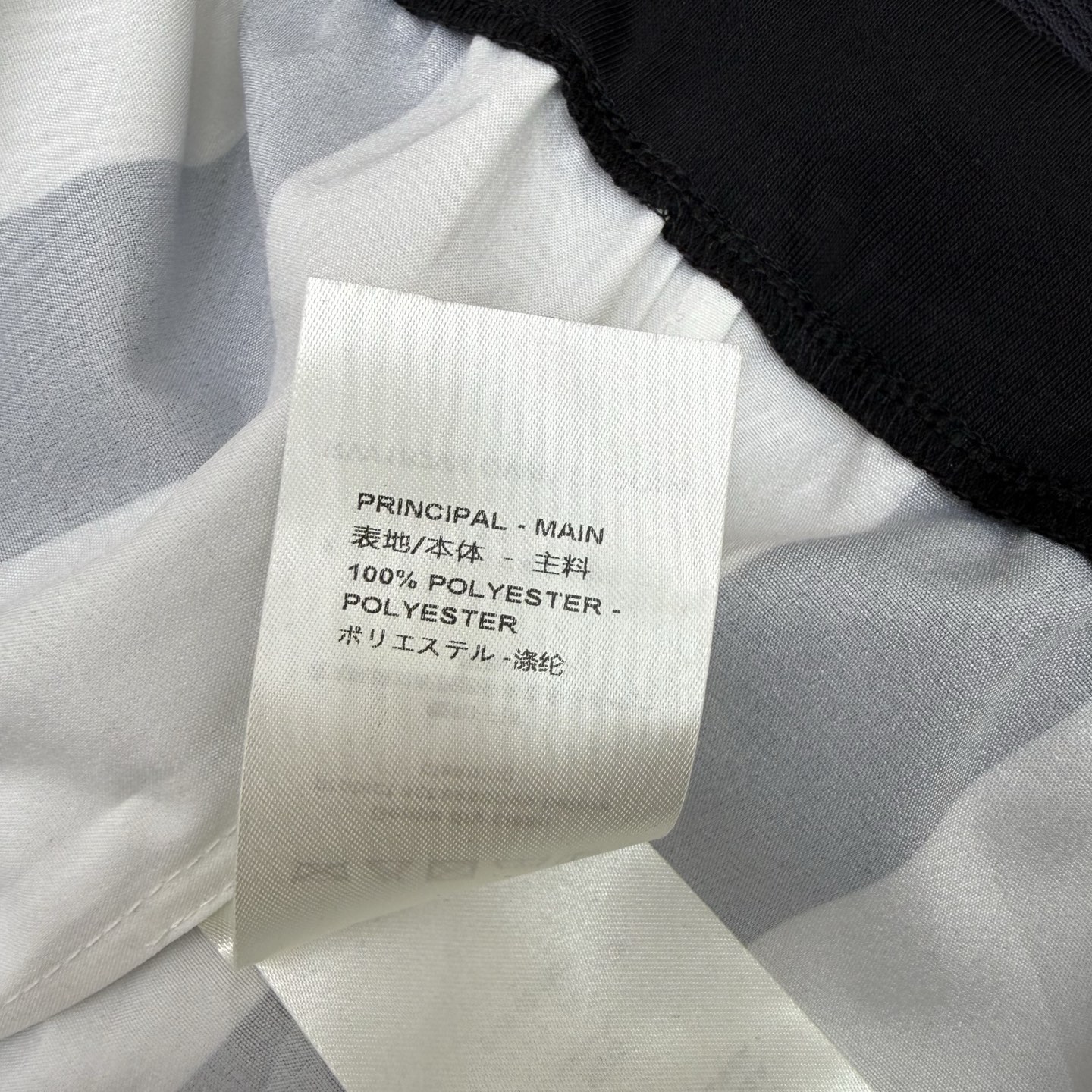 L家 26夏季新款 老花网纱一字肩上衣 落肩短袖修饰肩型 下摆抽绳可自由调节腰线 轻松打造短款比例 透视