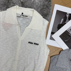 Miu家 26夏季新款 polo针织背心,超薄透气针织面料,上身轻盈不闷,夏日空调房、日常出街都适配,经 Miu家 26夏季新款 polo针织背心,超薄透气针织面料,上身轻盈不闷,夏日空调房、日常出街都适配,经