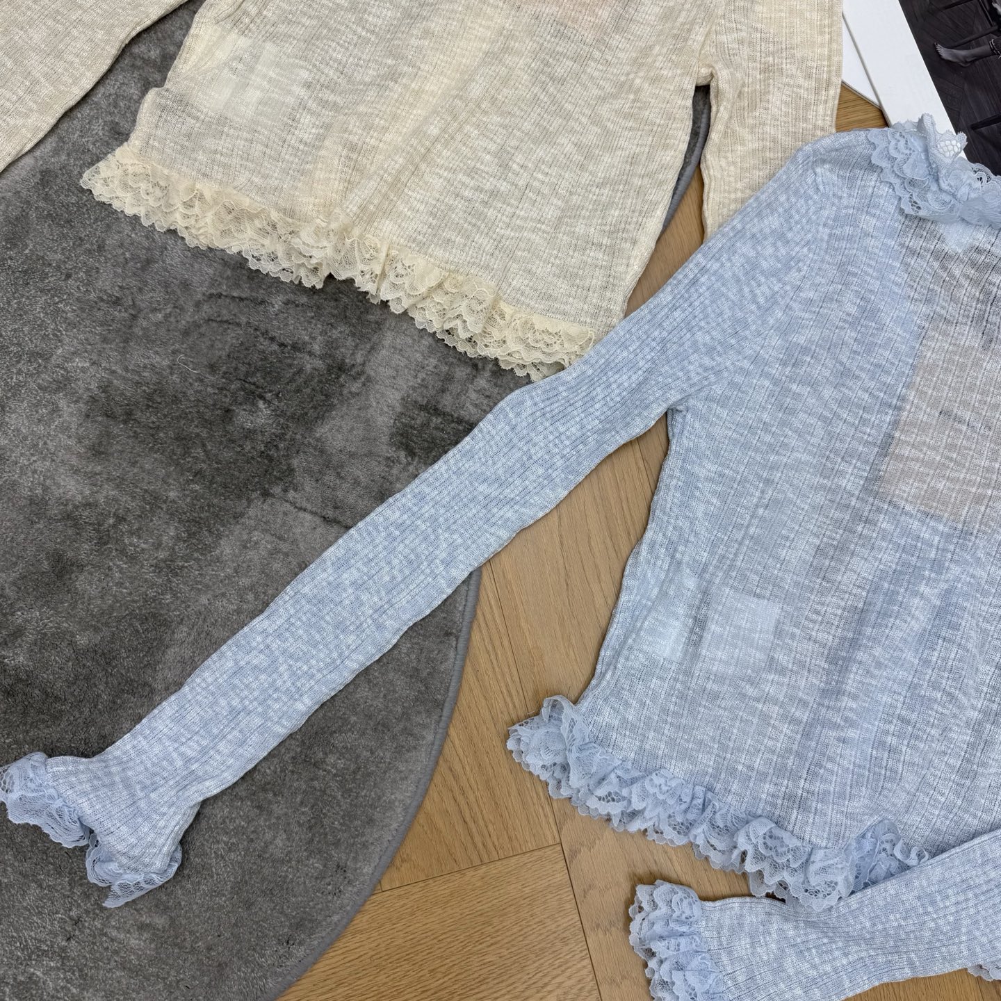 Miu家 26夏季新款 蕾丝花边针织开衫，甜妹本命温柔小上衣！轻薄肌理针织面料，透气不闷，双层立体蕾丝花