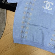 小香家 26夏季新款 镂空双C针织短袖上衣,春夏透气刚需针织小衫,轻薄镂空冰丝针织面料,通透不闷,自带松 小香家 26夏季新款 镂空双C针织短袖上衣,春夏透气刚需针织小衫,轻薄镂空冰丝针织面料,通透不闷,自带松