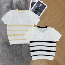 小香 26夏季新款 条纹镂空双C针织短袖,清爽透气镂空针织面料,轻薄肌理自带通透感,夏日上身不闷汗,经典 小香 26夏季新款 条纹镂空双C针织短袖,清爽透气镂空针织面料,轻薄肌理自带通透感,夏日上身不闷汗,经典