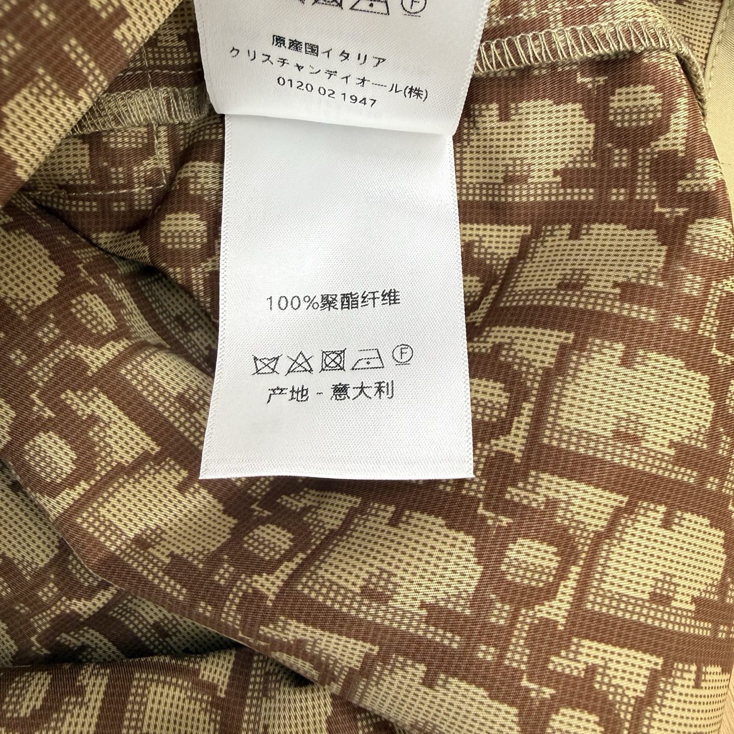 D家 26夏季新款 工装无袖衬衫裙 面料挺括 翻领肩章设计 上下工装口袋层次丰富 细节感拉满 附赠黑色机