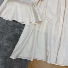 Self家 26夏季新款 工装立领半身裙套装 透气亚麻面料,面料轻薄垂顺,透气不闷汗,夏日通勤无负担,中 Self家 26夏季新款 工装立领半身裙套装 透气亚麻面料,面料轻薄垂顺,透气不闷汗,夏日通勤无负担,中